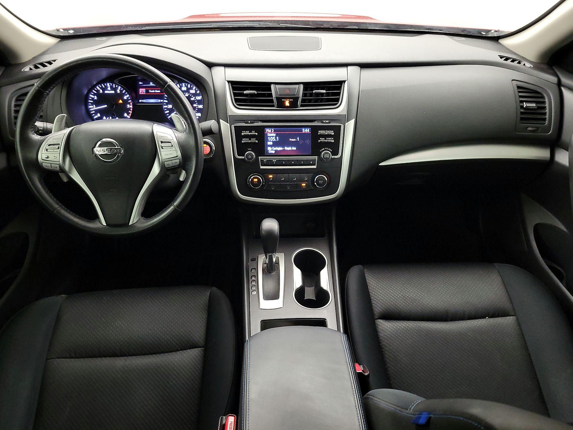 Thumbnail: 2016 Nissan Altima - 9