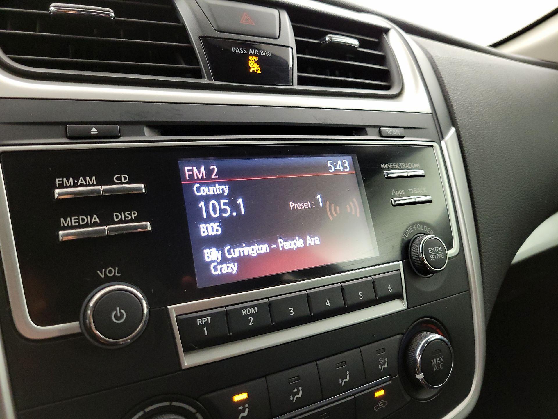 Thumbnail: 2016 Nissan Altima - 16