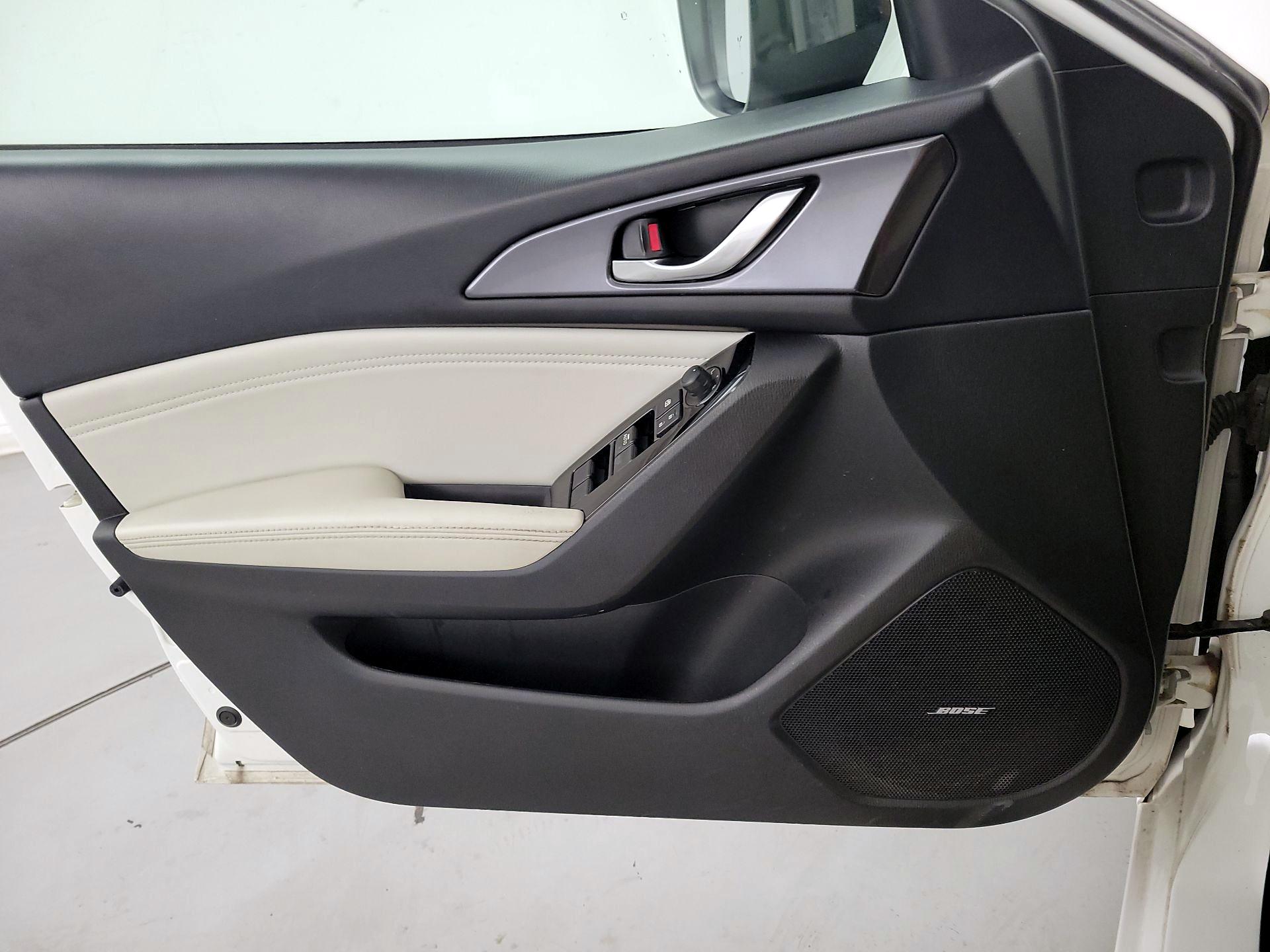 Thumbnail: 2018 Mazda Mazda3 - 12