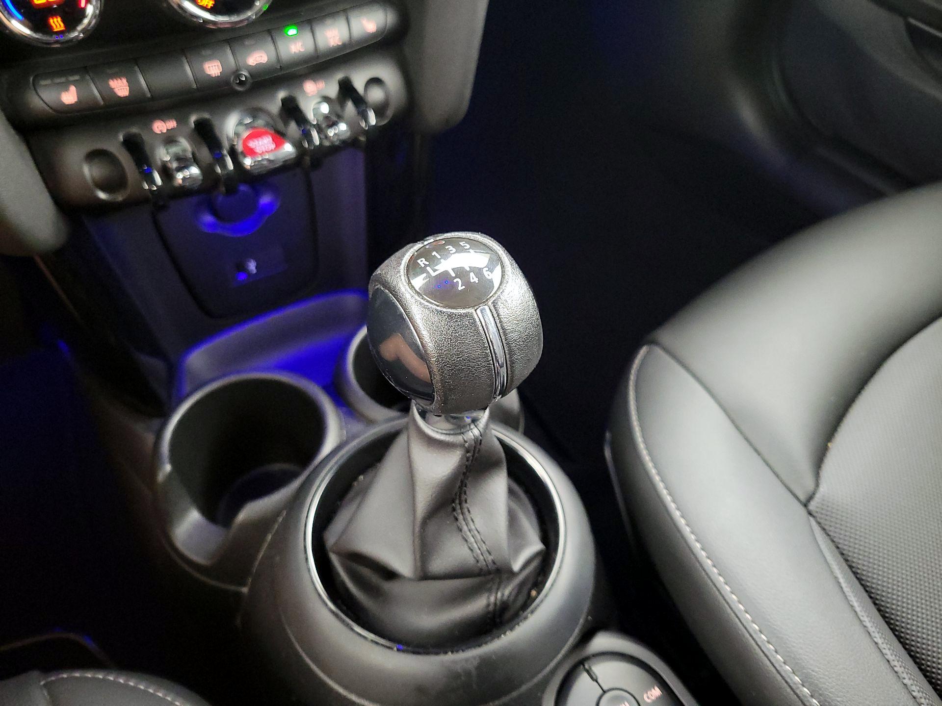 Thumbnail: 2021 MINI Cooper Hardtop - 17