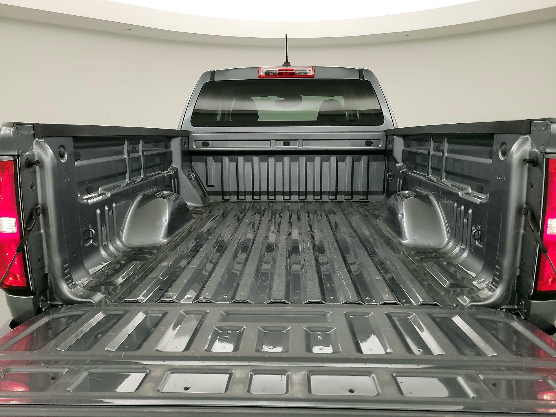 Thumbnail: 2022 Chevrolet Colorado - 20