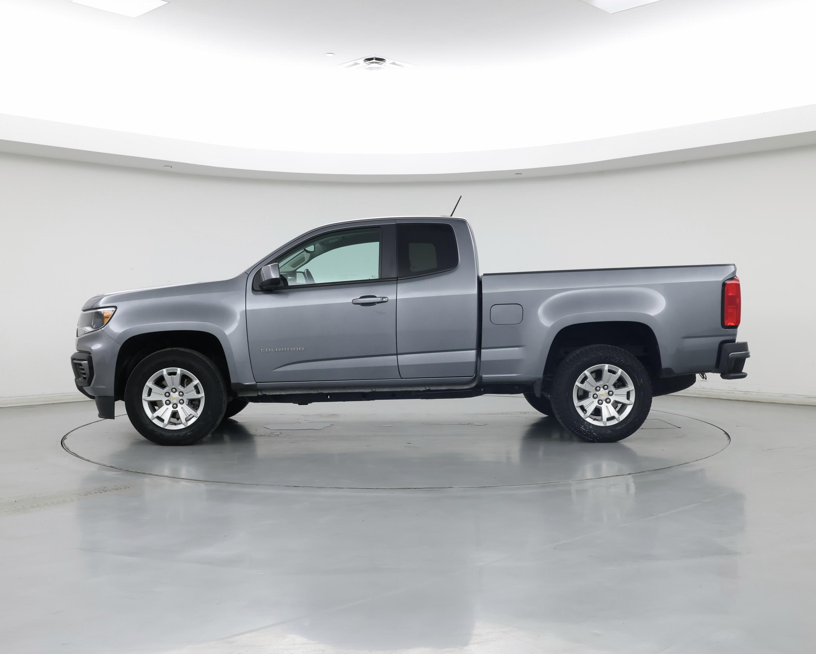 Thumbnail: 2022 Chevrolet Colorado - 3