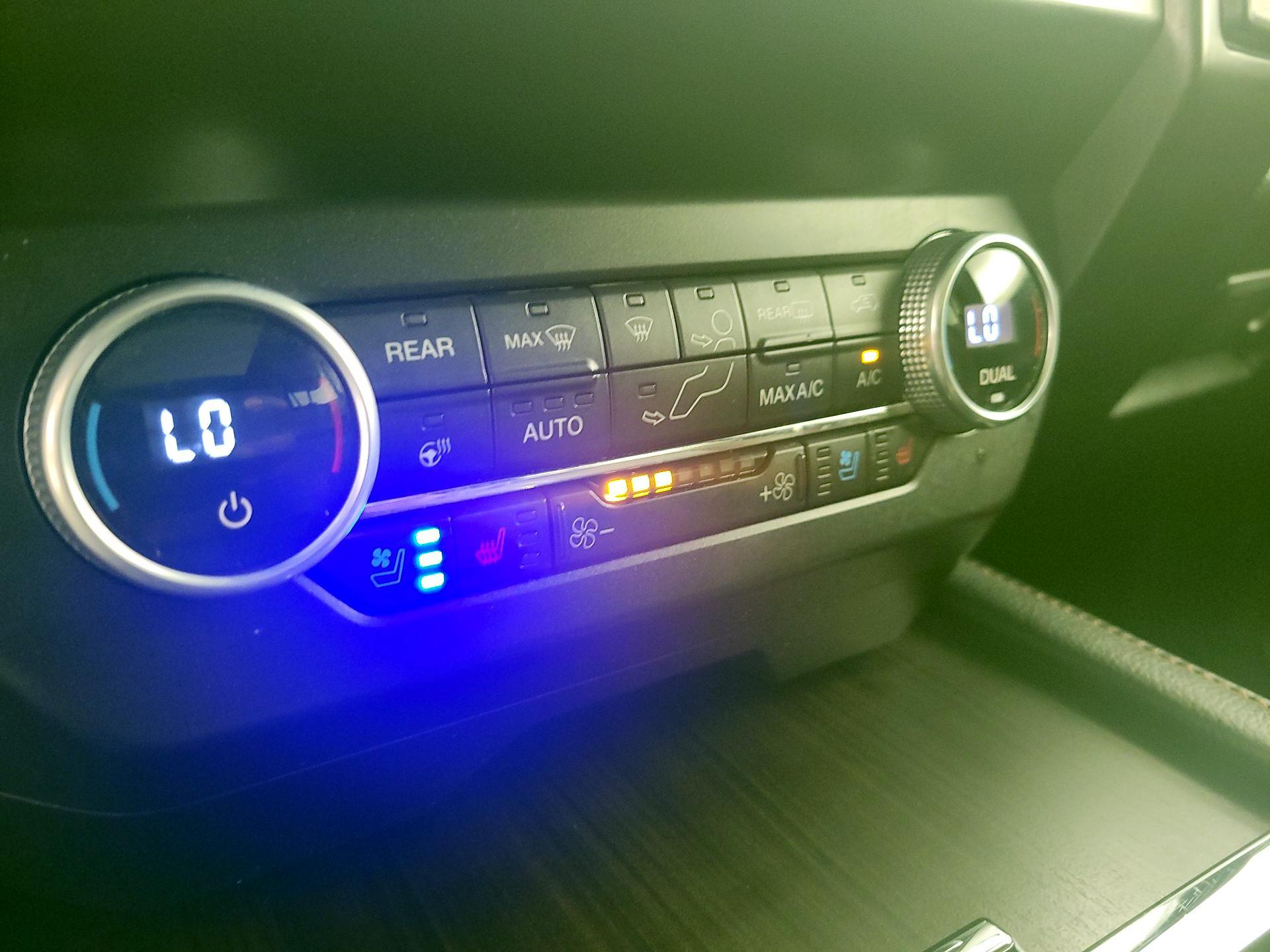 Thumbnail: 2021 Ford Expedition - 17