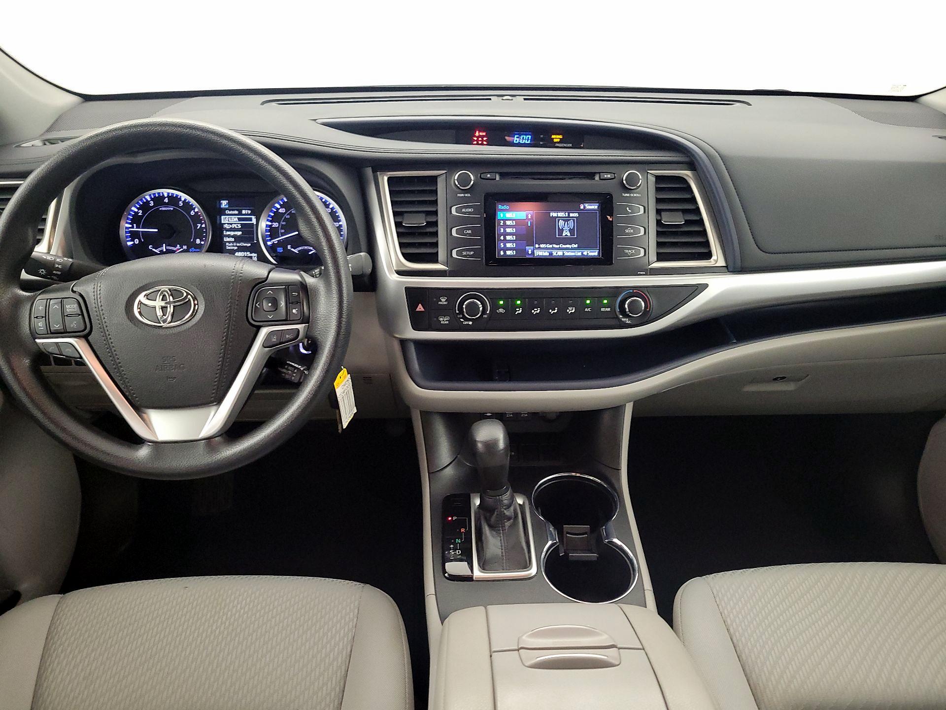 Thumbnail: 2019 Toyota Highlander - 9
