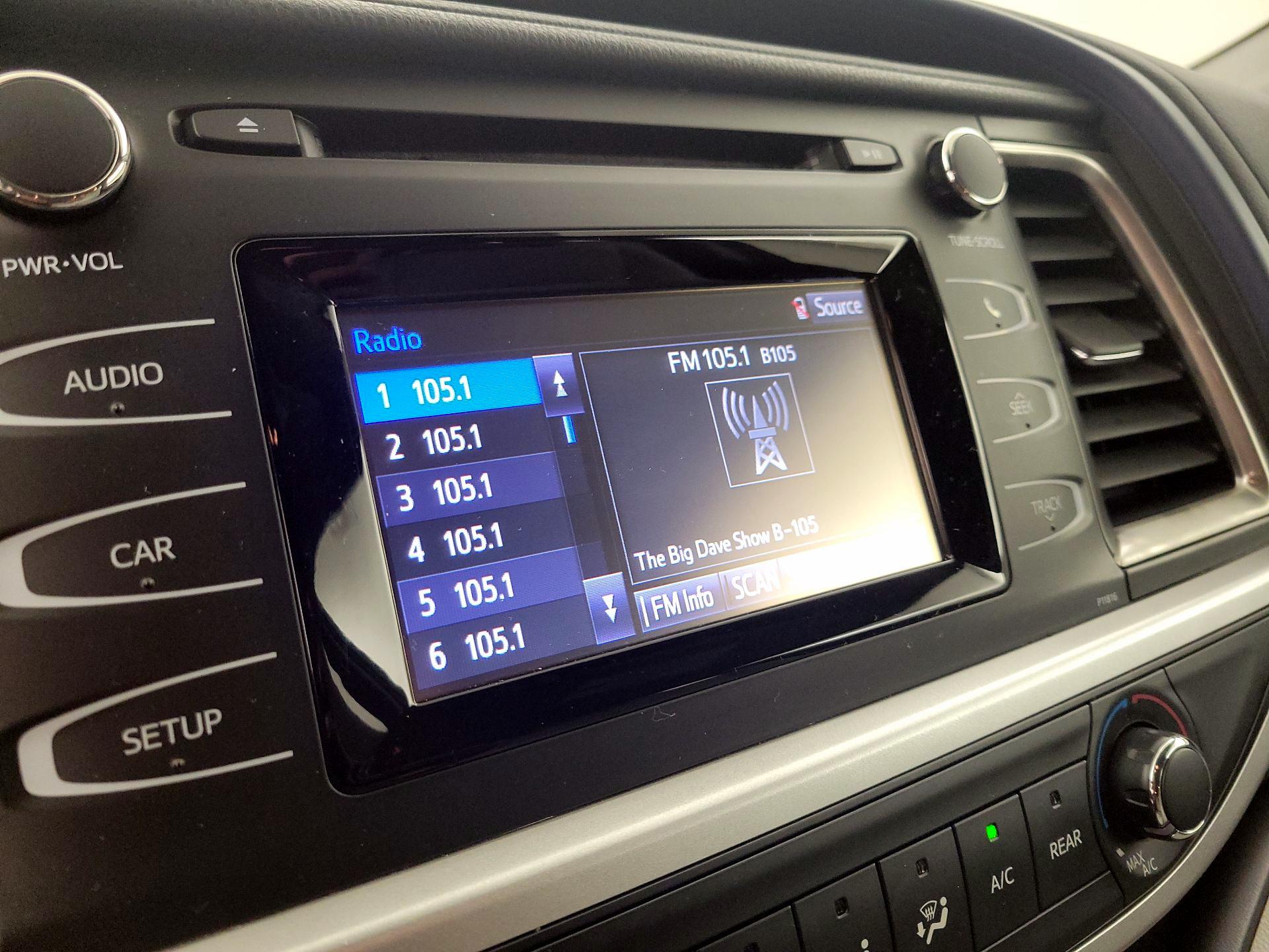 Thumbnail: 2019 Toyota Highlander - 15