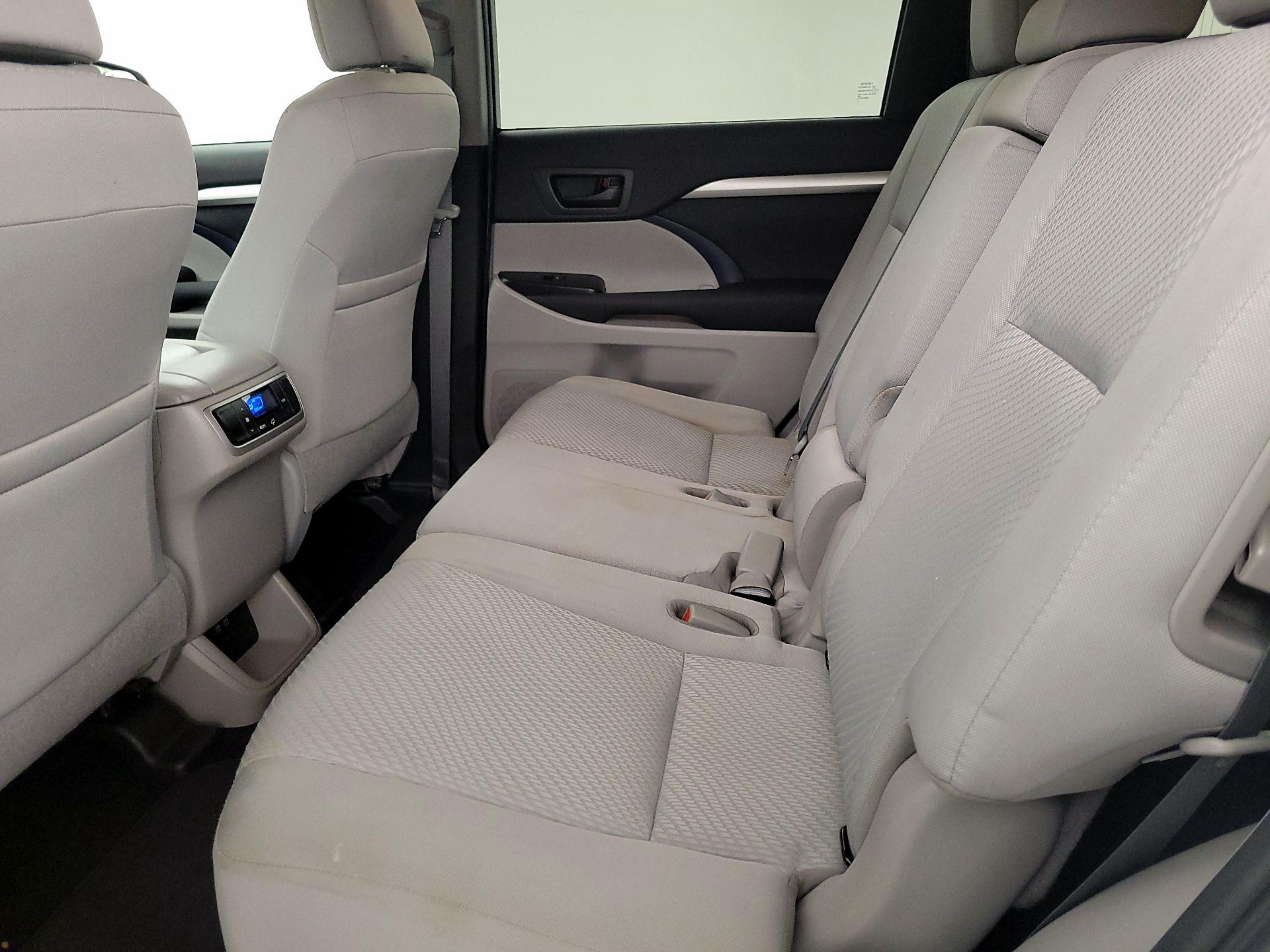Thumbnail: 2019 Toyota Highlander - 19