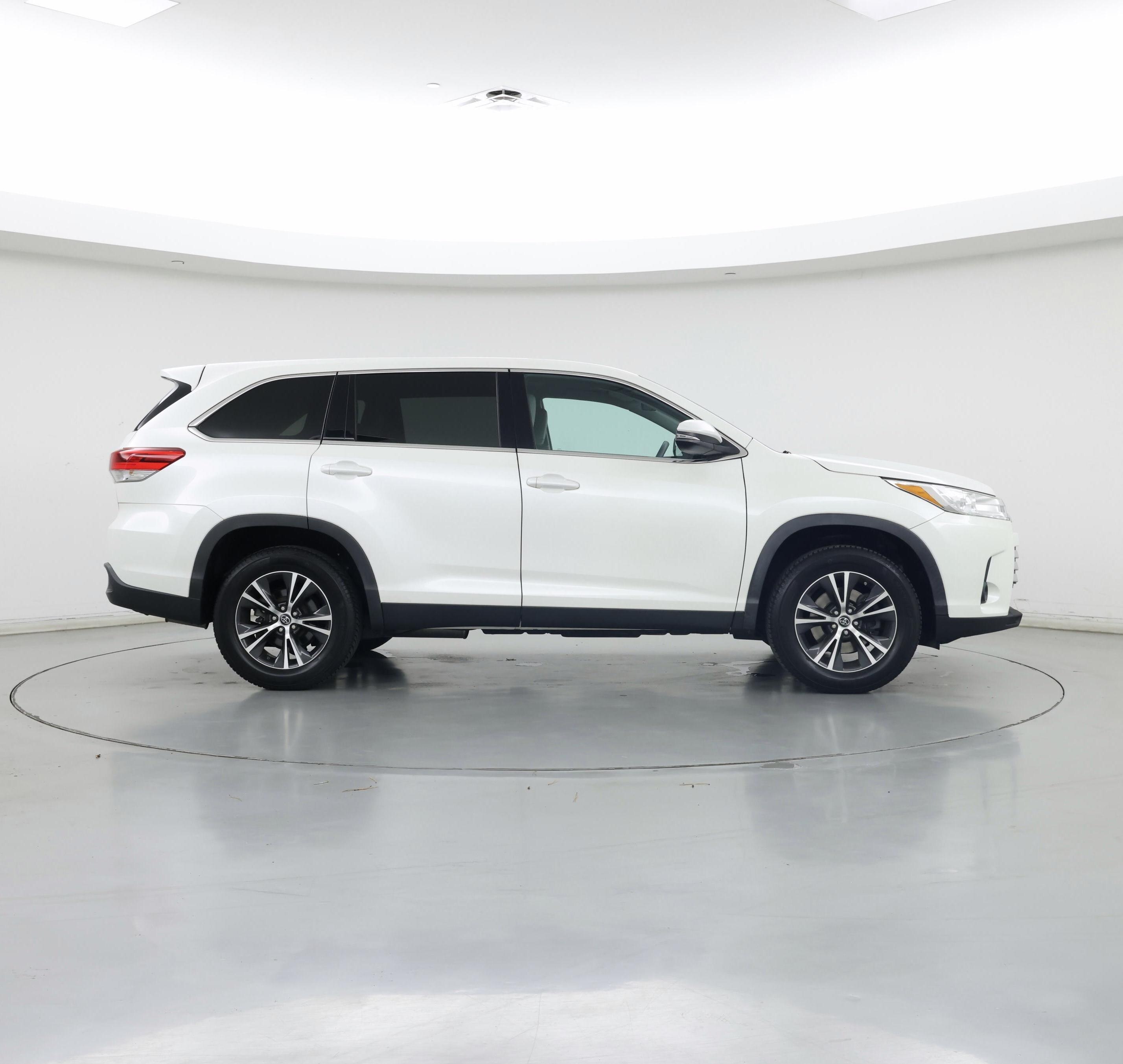 Thumbnail: 2019 Toyota Highlander - 7
