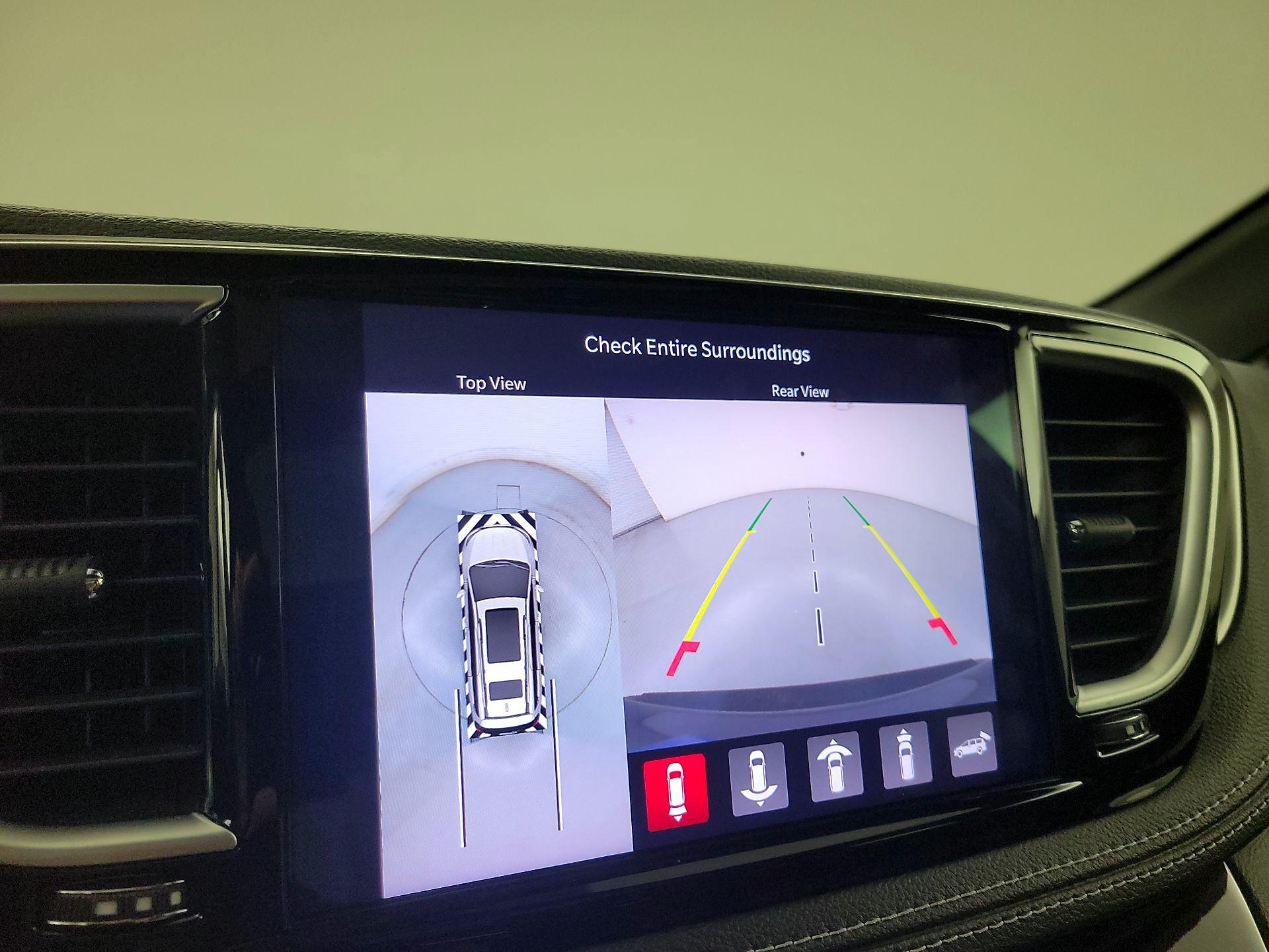 Thumbnail: 2022 Chrysler Pacifica - 14