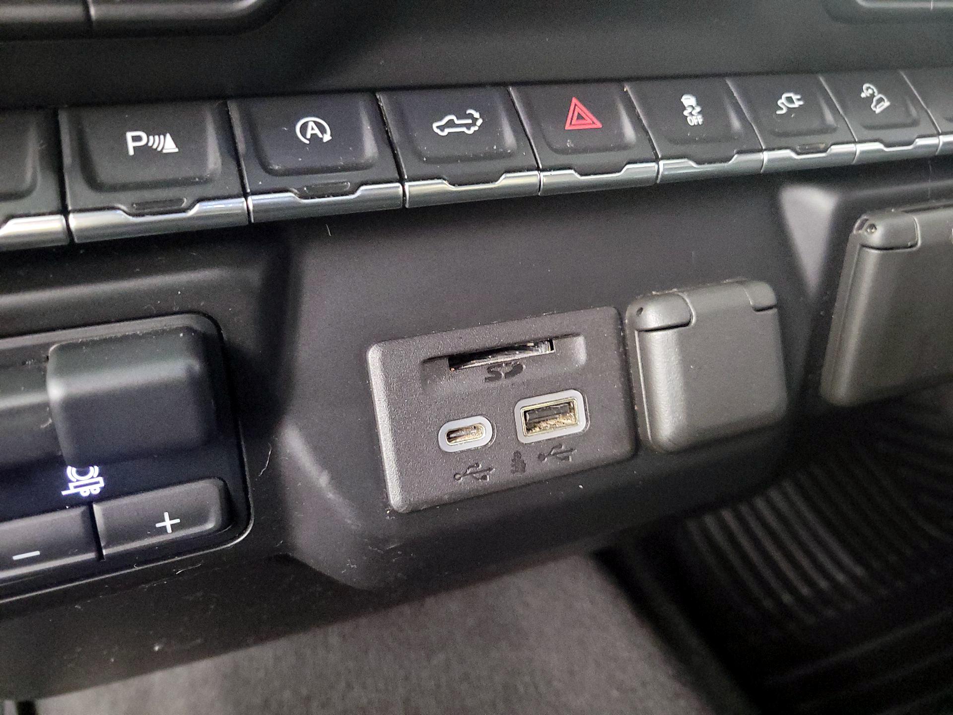 Thumbnail: 2021 Chevrolet Silverado 1500 - 19