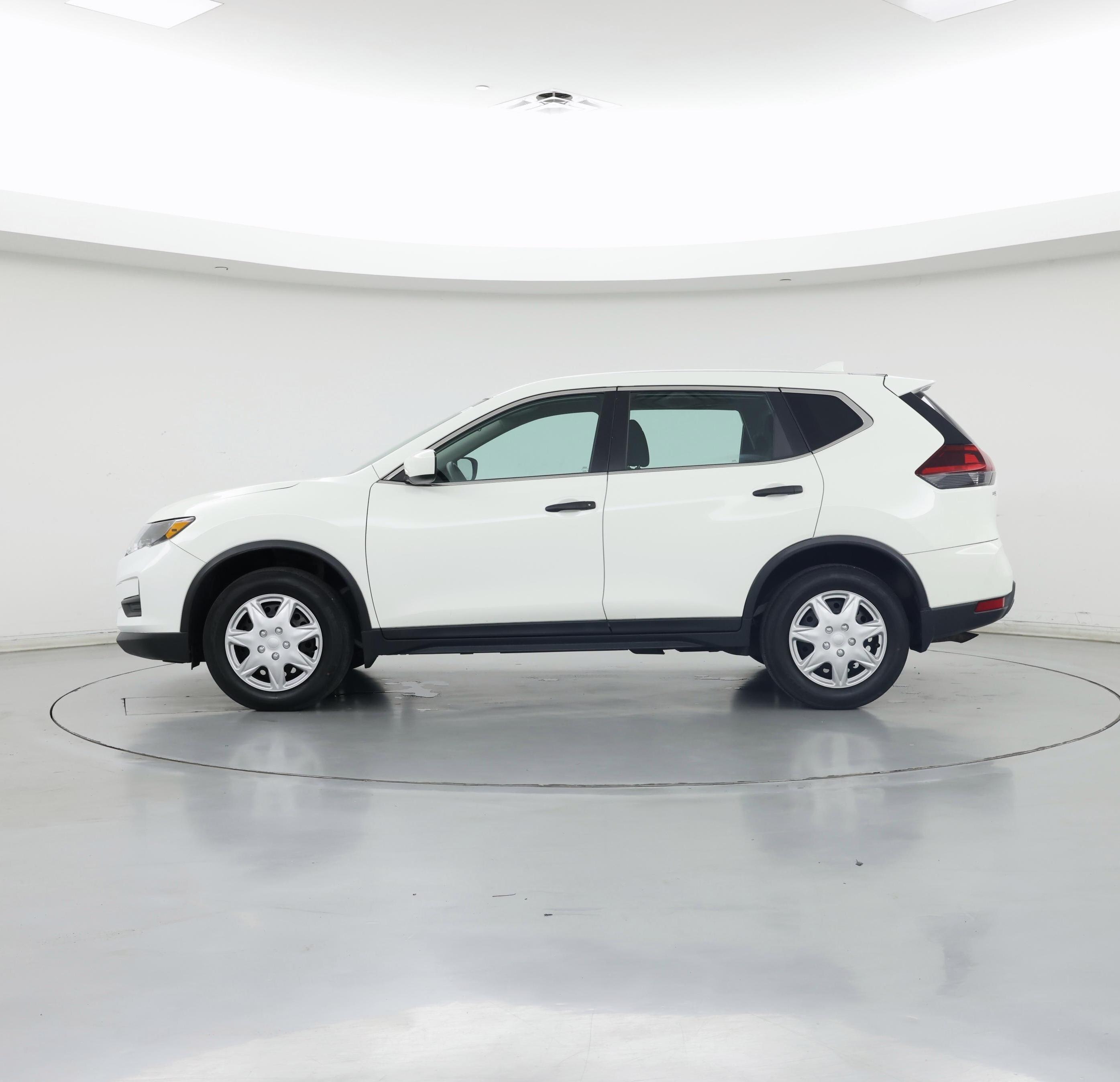 Thumbnail: 2018 Nissan Rogue - 3