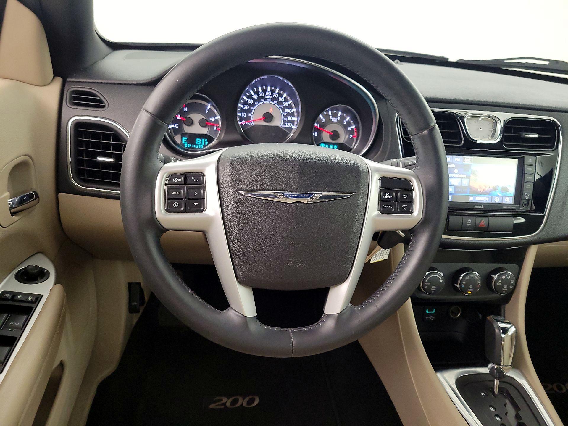 Thumbnail: 2014 Chrysler 200 - 10