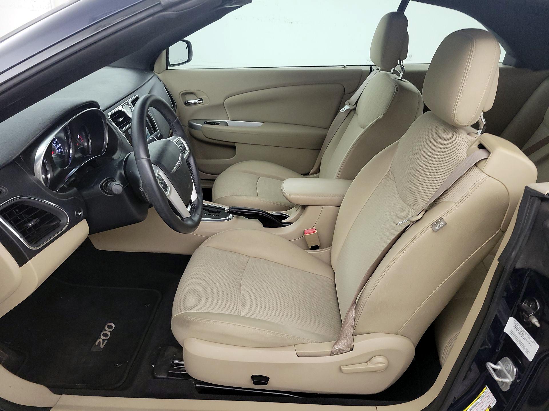 Thumbnail: 2014 Chrysler 200 - 11
