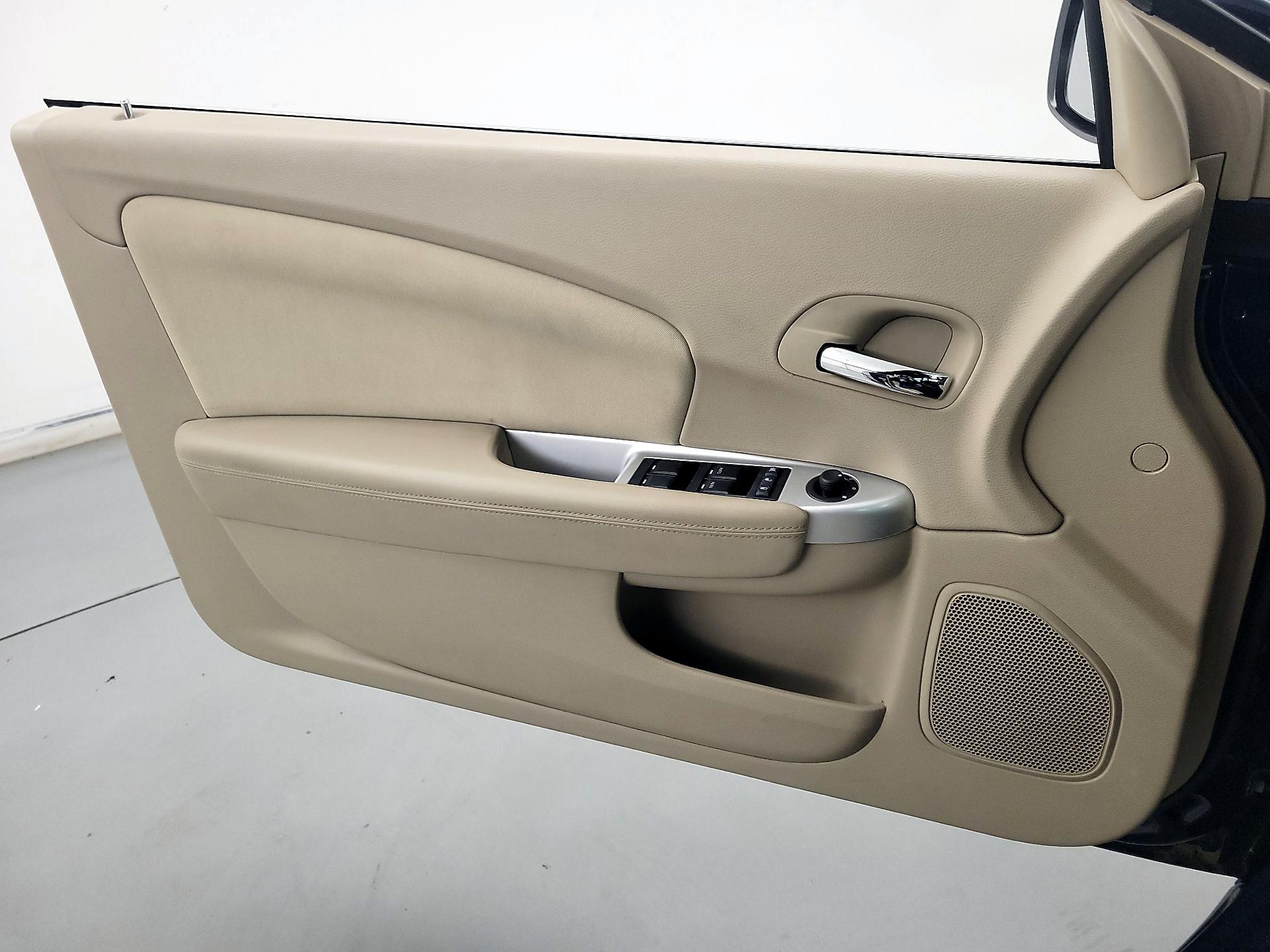 Thumbnail: 2014 Chrysler 200 - 12