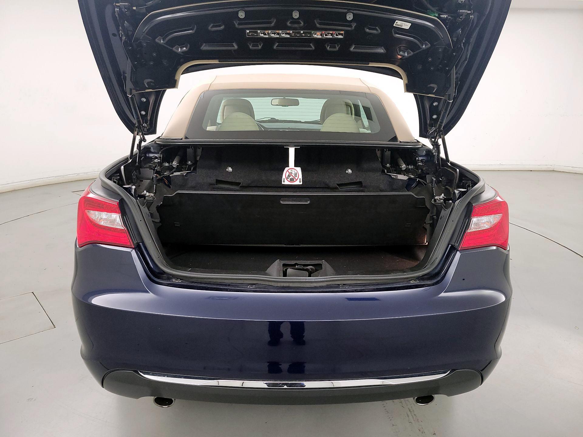 Thumbnail: 2014 Chrysler 200 - 19