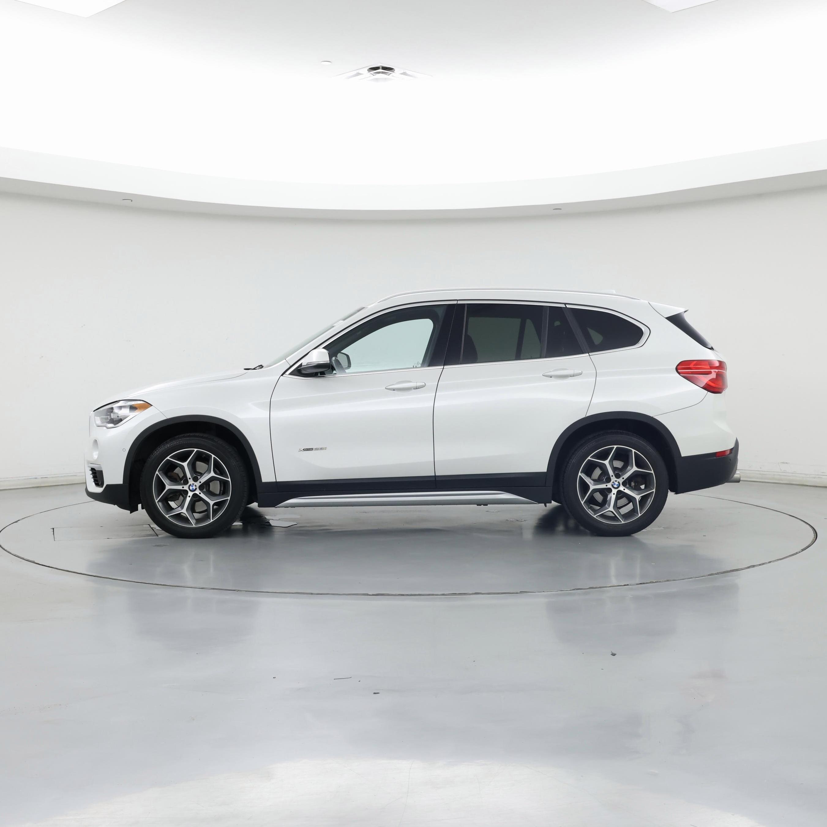 Thumbnail: 2018 BMW X1 - 3