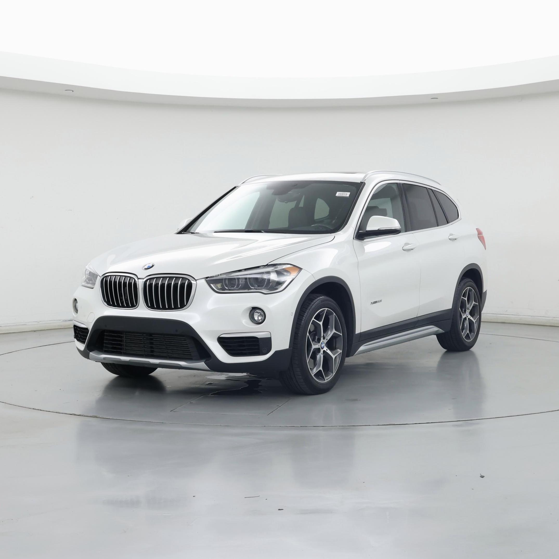 Thumbnail: 2018 BMW X1 - 4