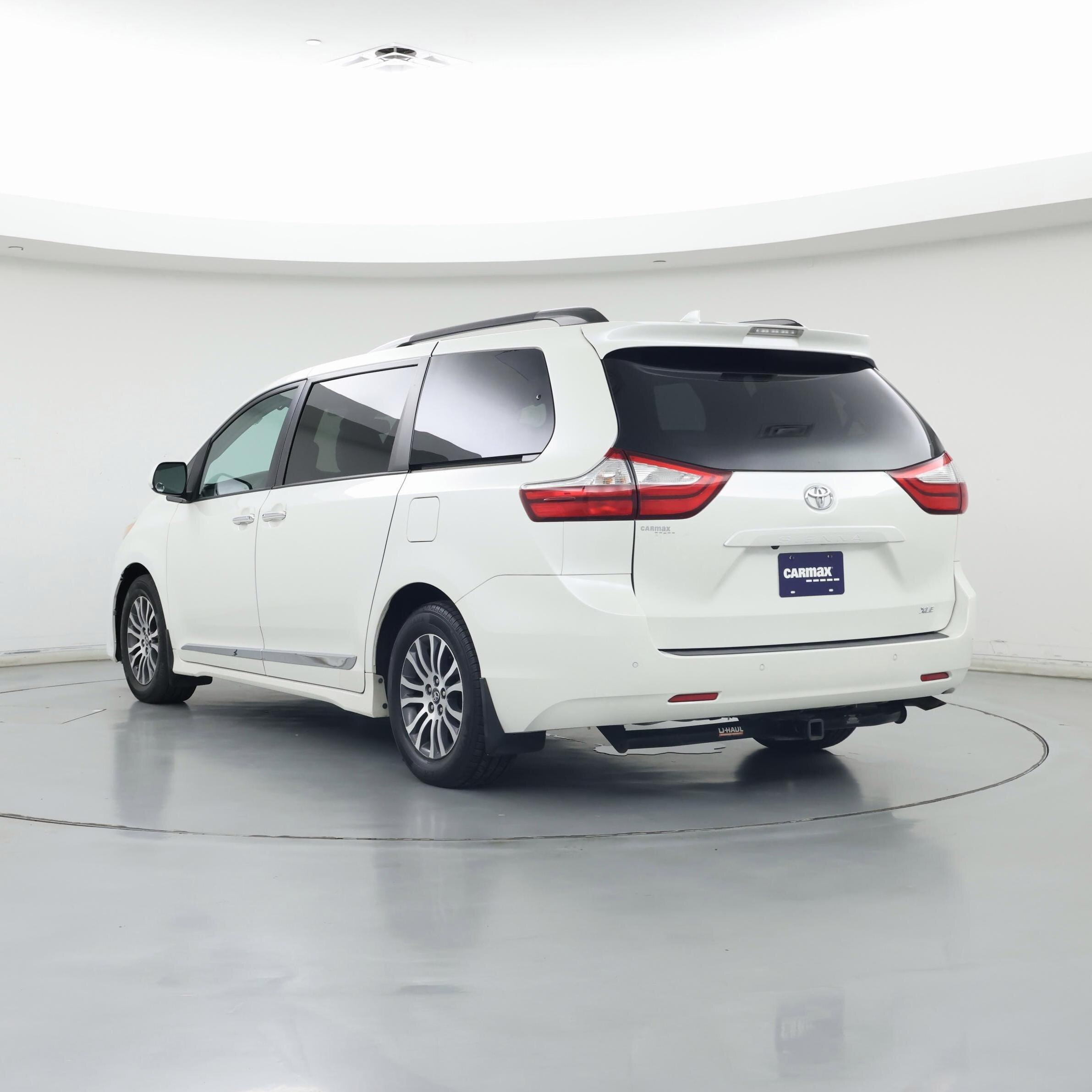 Thumbnail: 2018 Toyota Sienna - 2