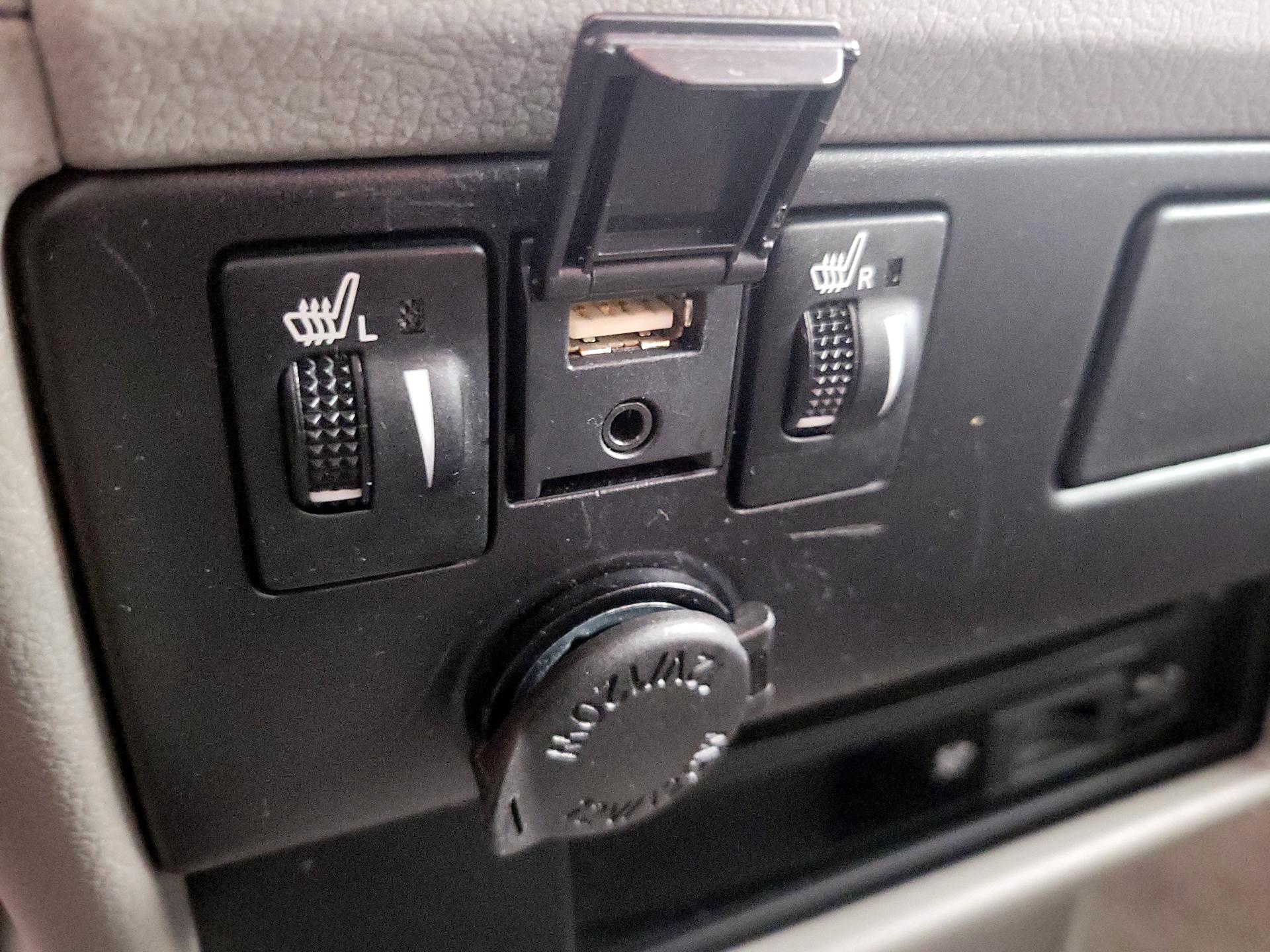 Thumbnail: 2018 Toyota Sienna - 19