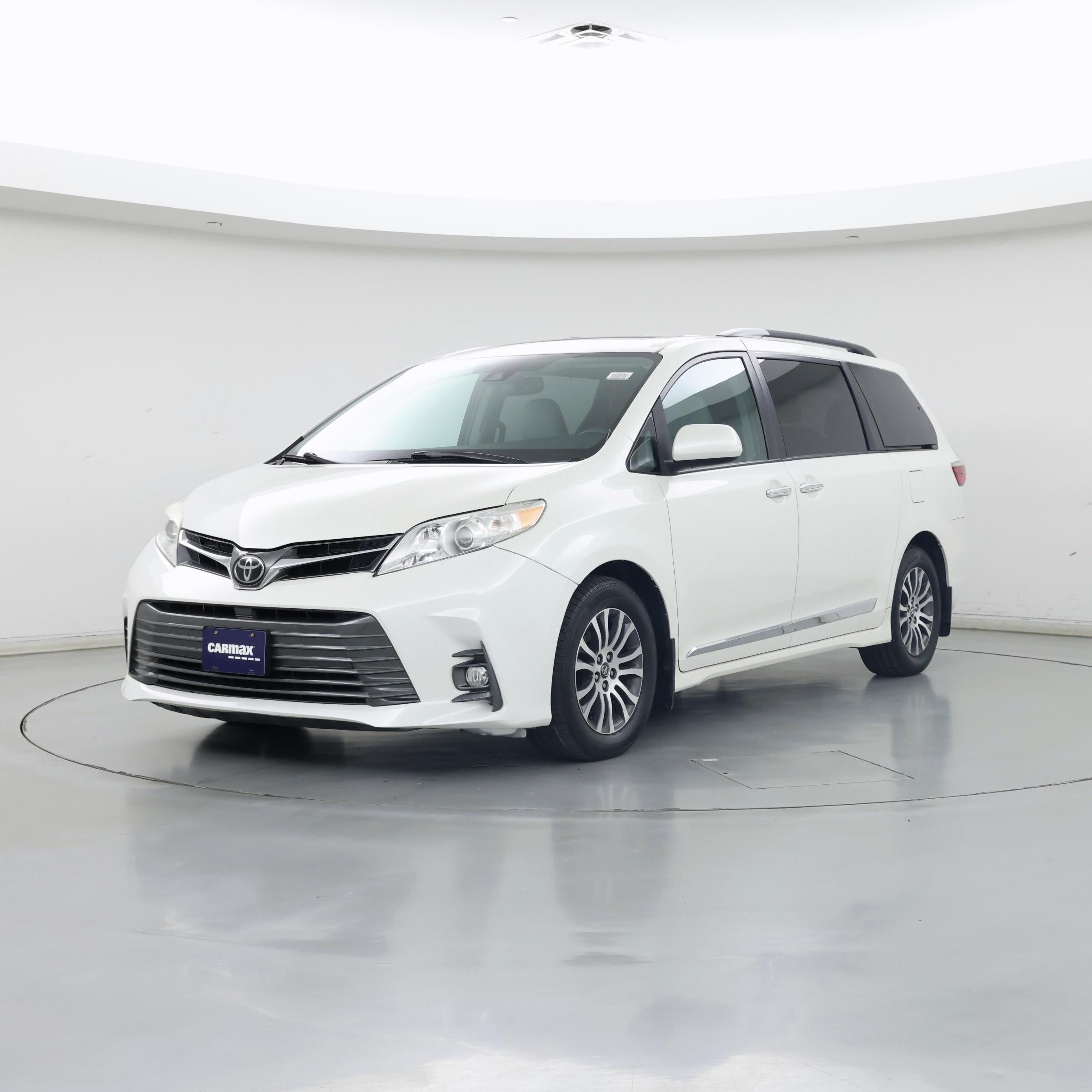 Thumbnail: 2018 Toyota Sienna - 4