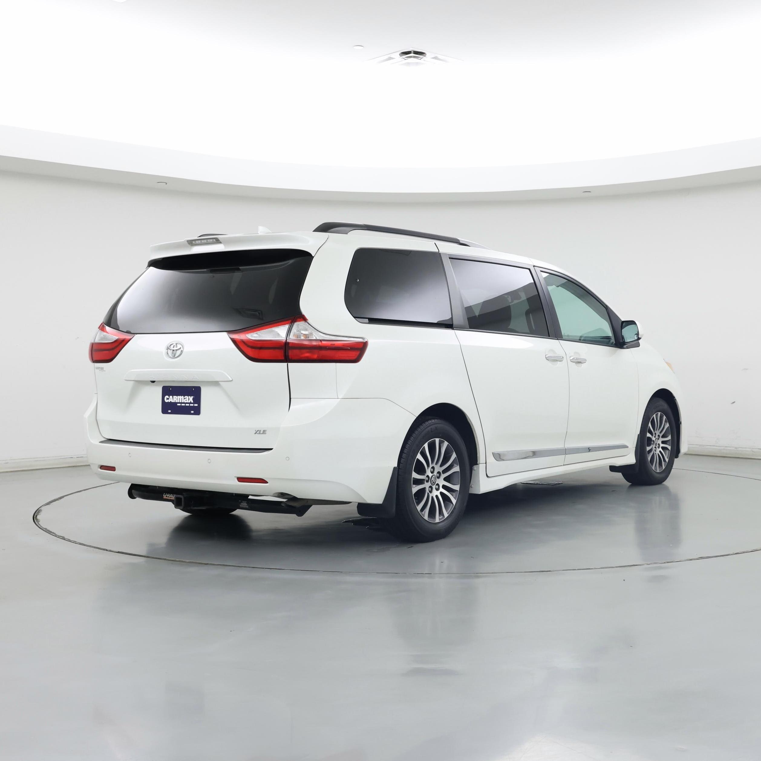 Thumbnail: 2018 Toyota Sienna - 8