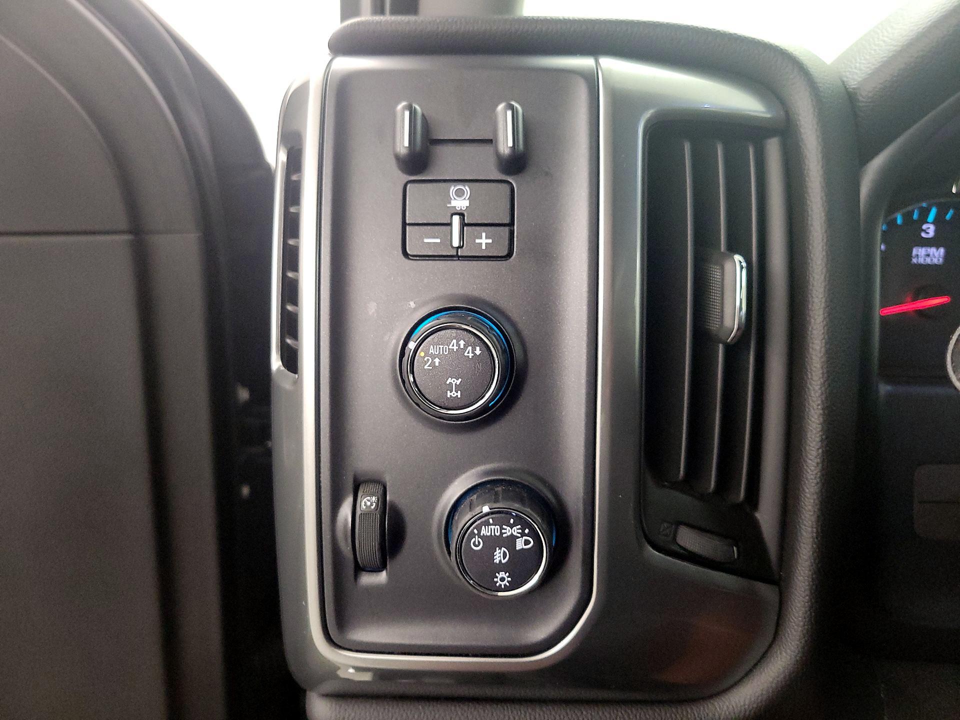 Thumbnail: 2017 Chevrolet Silverado 1500 - 13