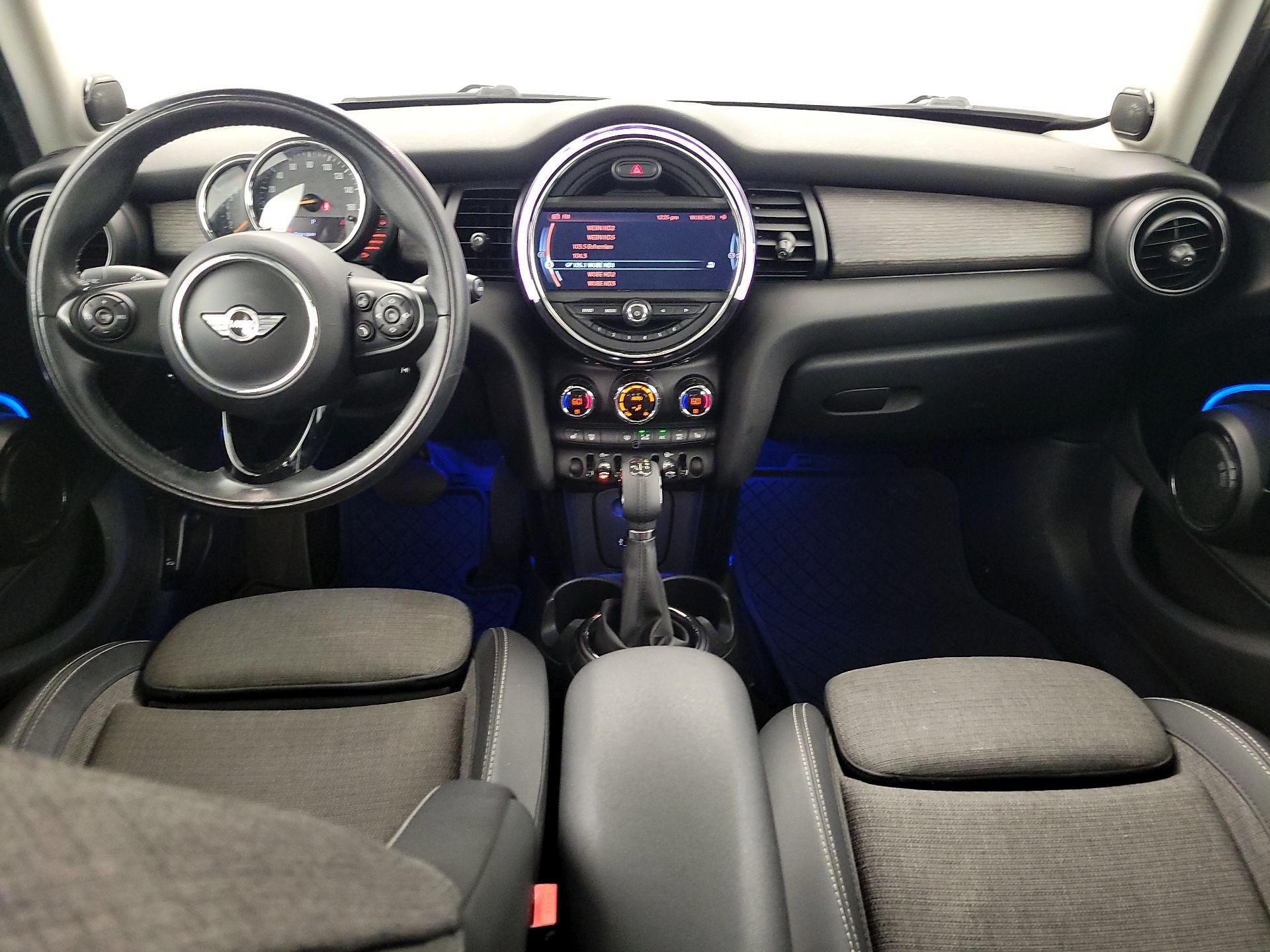 Thumbnail: 2015 MINI Cooper Hardtop - 9