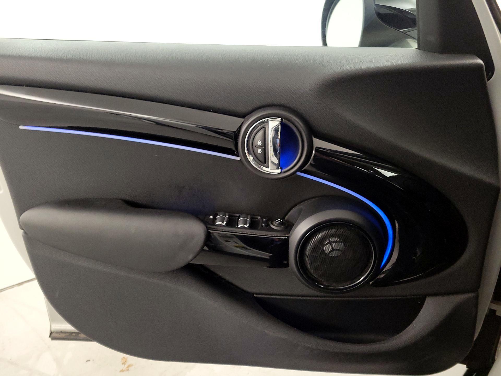 Thumbnail: 2015 MINI Cooper Hardtop - 12