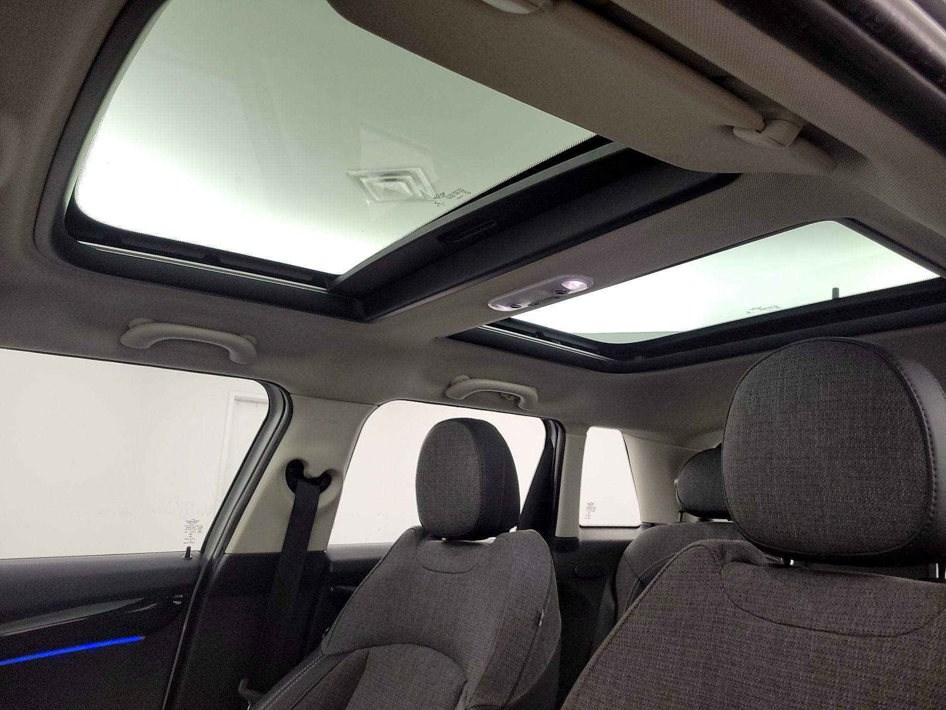 Thumbnail: 2015 MINI Cooper Hardtop - 19
