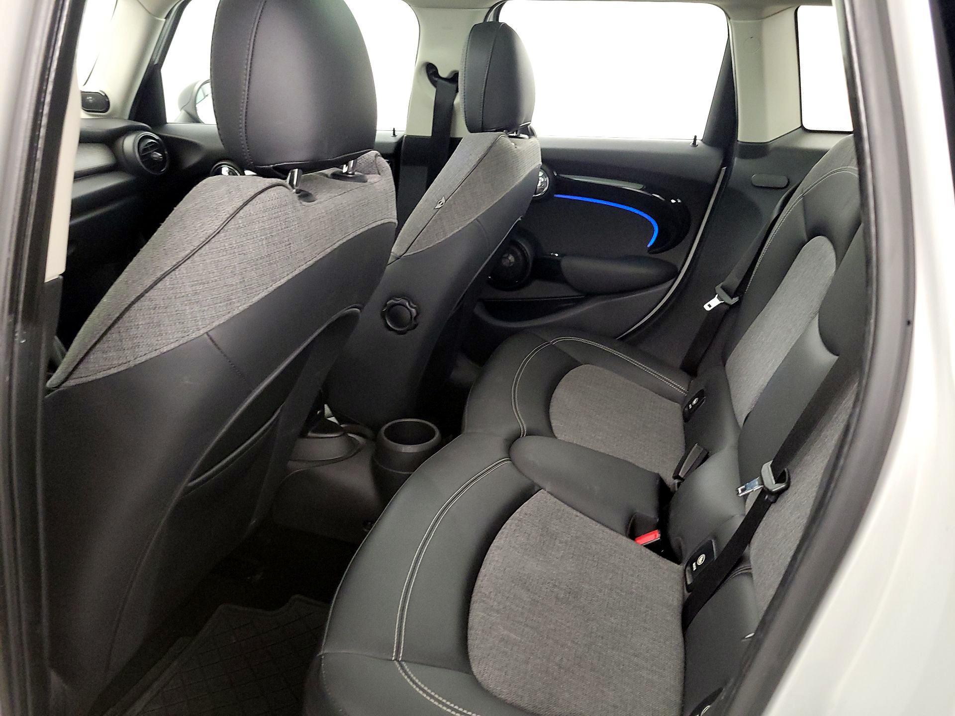 Thumbnail: 2015 MINI Cooper Hardtop - 20