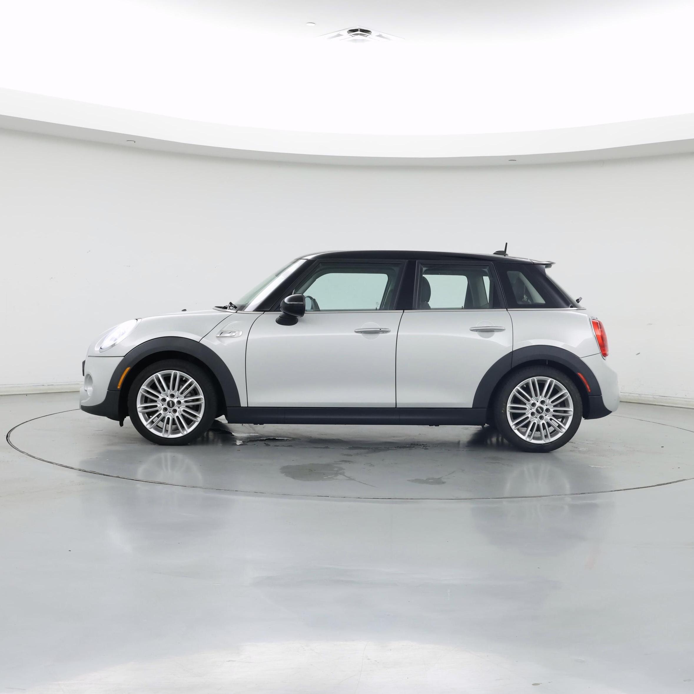 Thumbnail: 2015 MINI Cooper Hardtop - 3