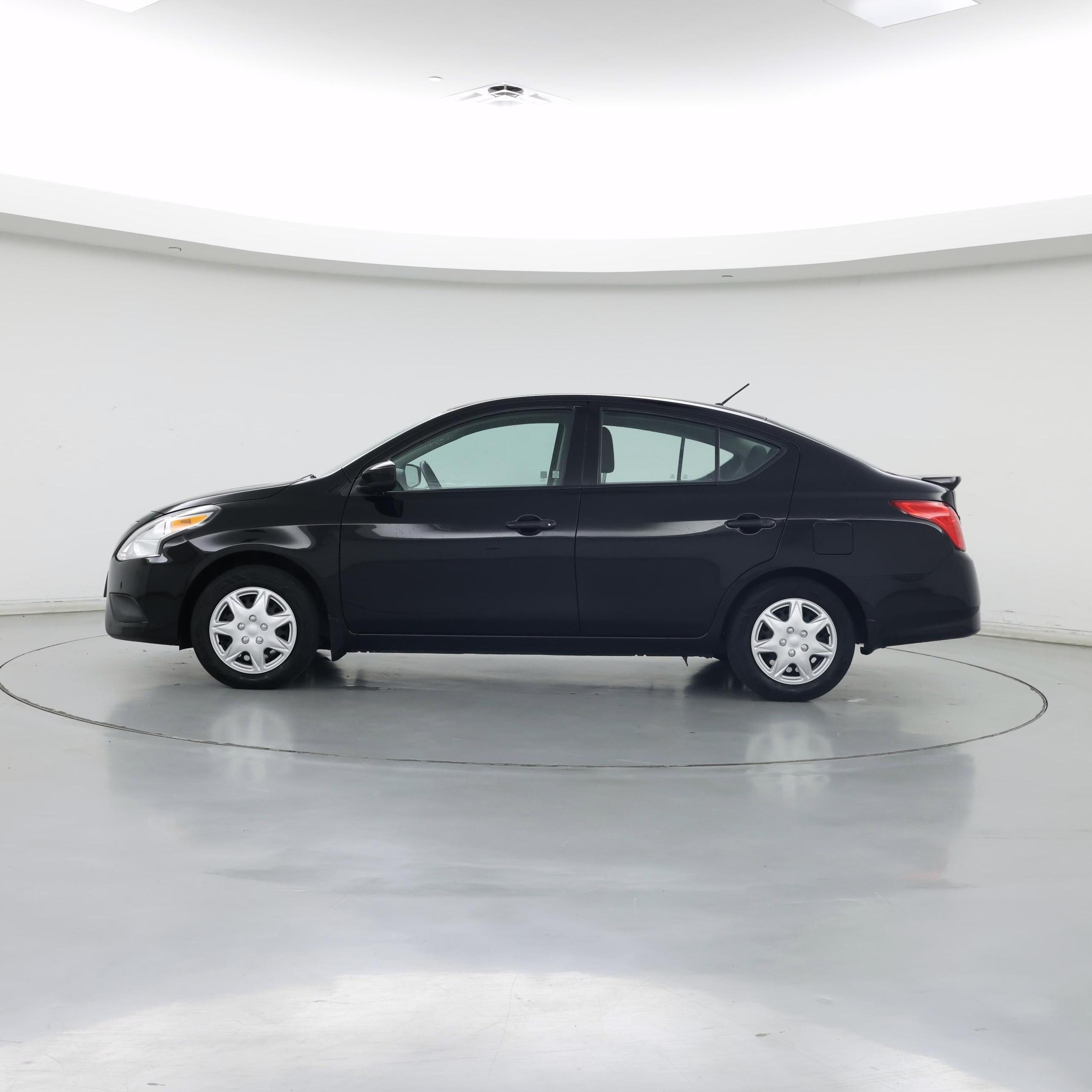 Thumbnail: 2019 Nissan Versa - 3