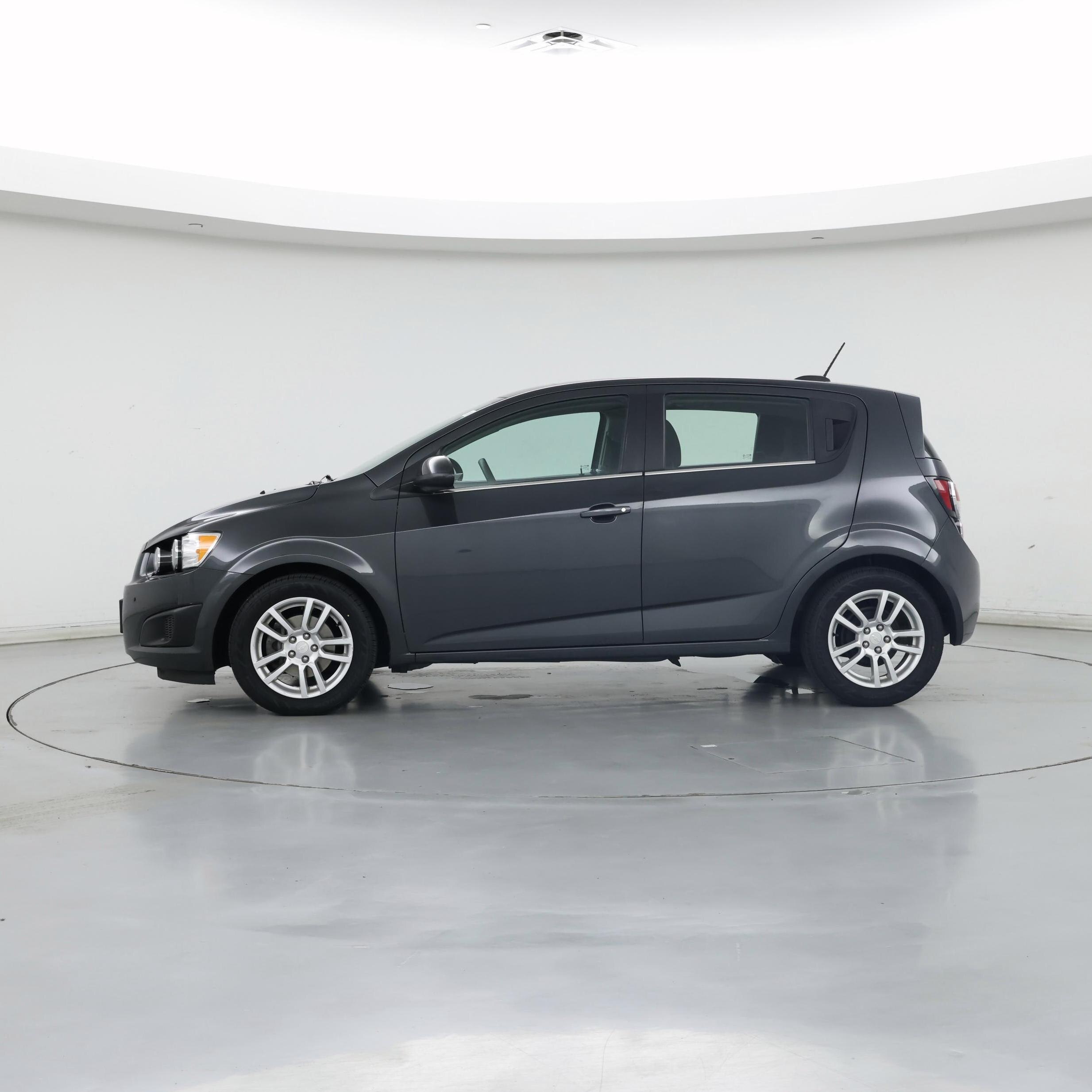 Thumbnail: 2016 Chevrolet Sonic - 3