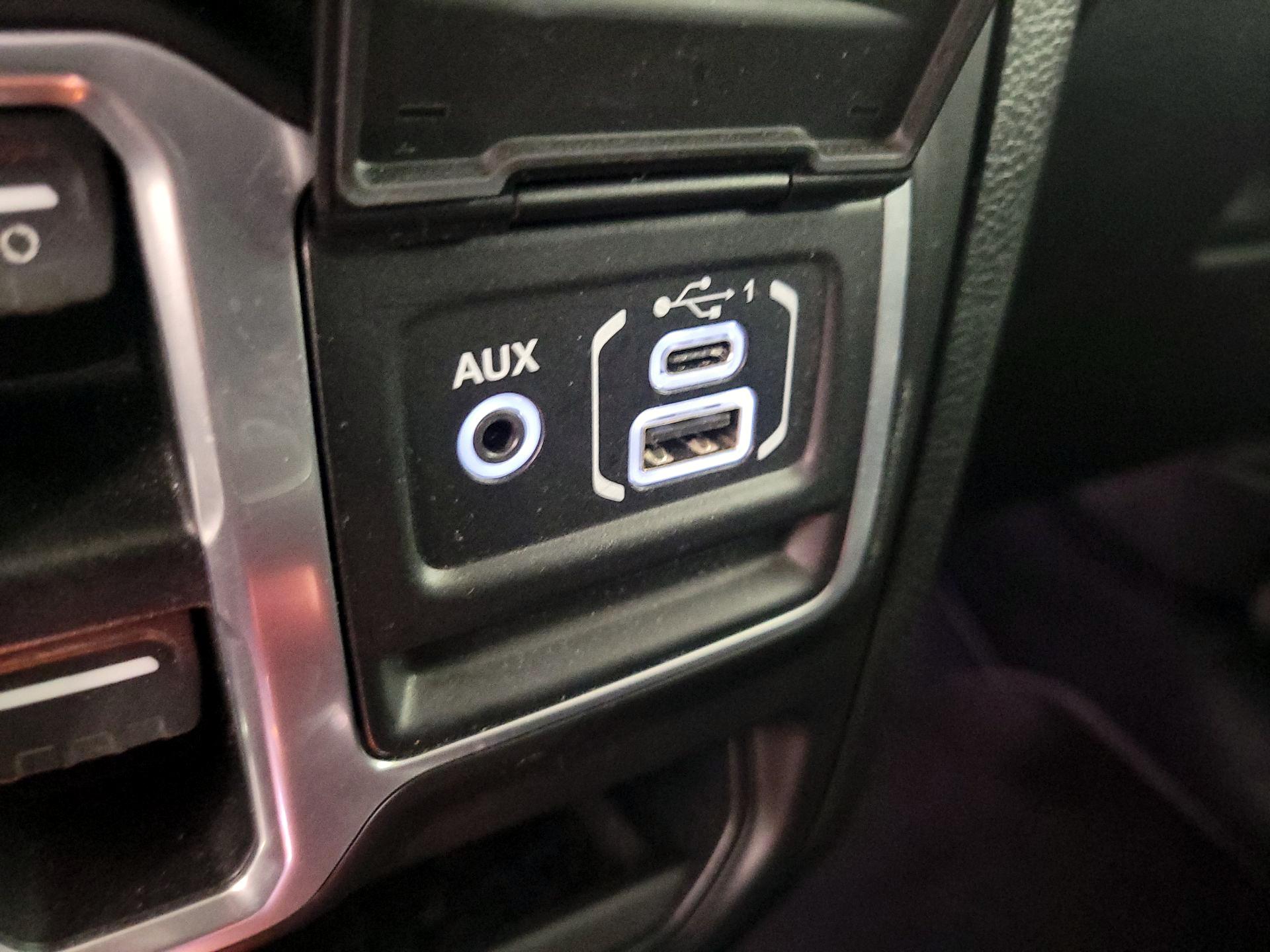 Thumbnail: 2018 Jeep Wrangler - 18
