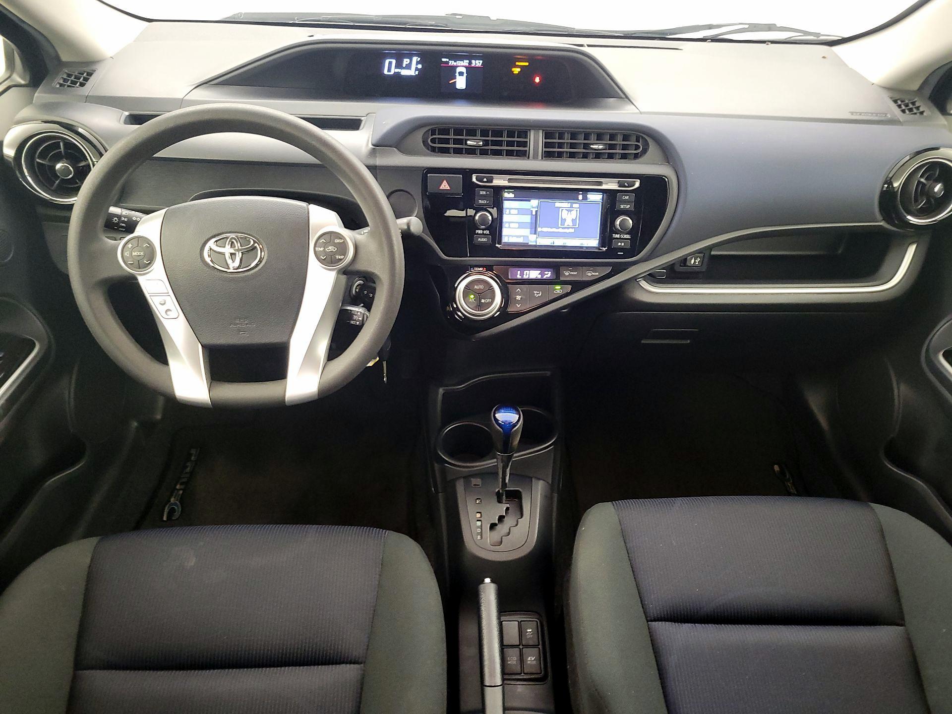 Thumbnail: 2015 Toyota Prius - 9