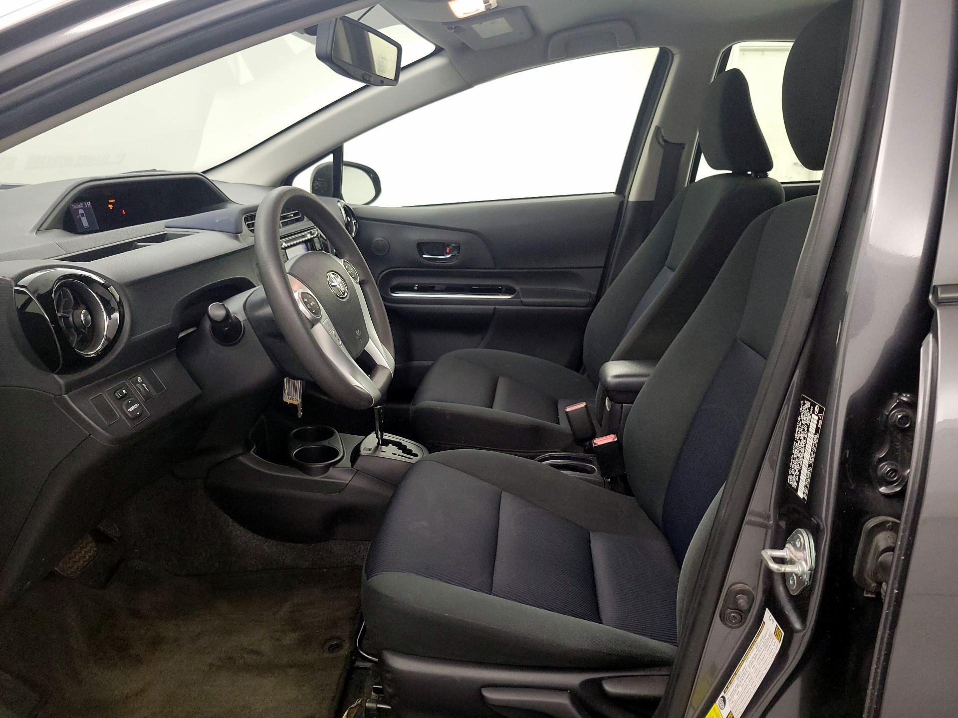 Thumbnail: 2015 Toyota Prius - 11