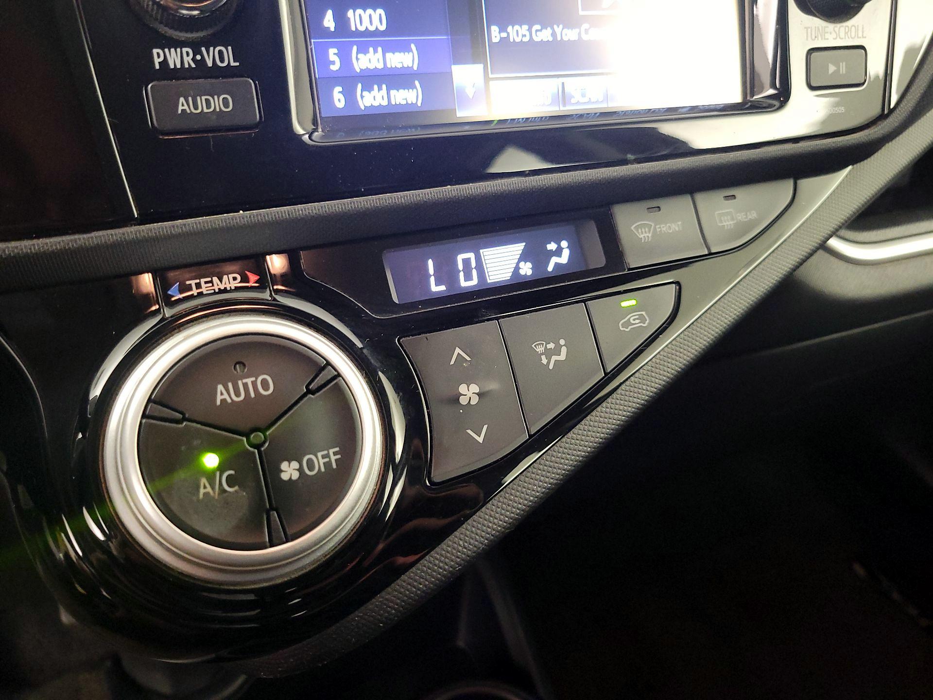 Thumbnail: 2015 Toyota Prius - 16