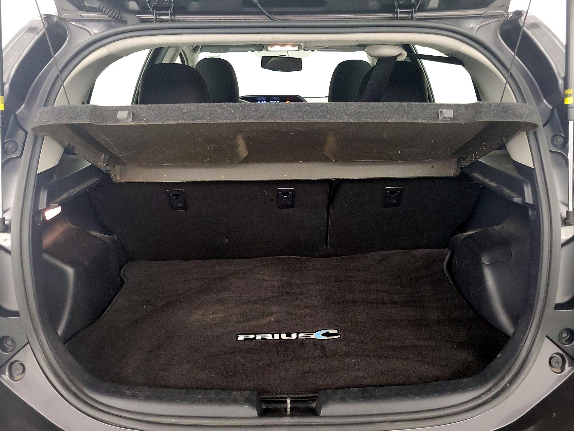 Thumbnail: 2015 Toyota Prius - 20