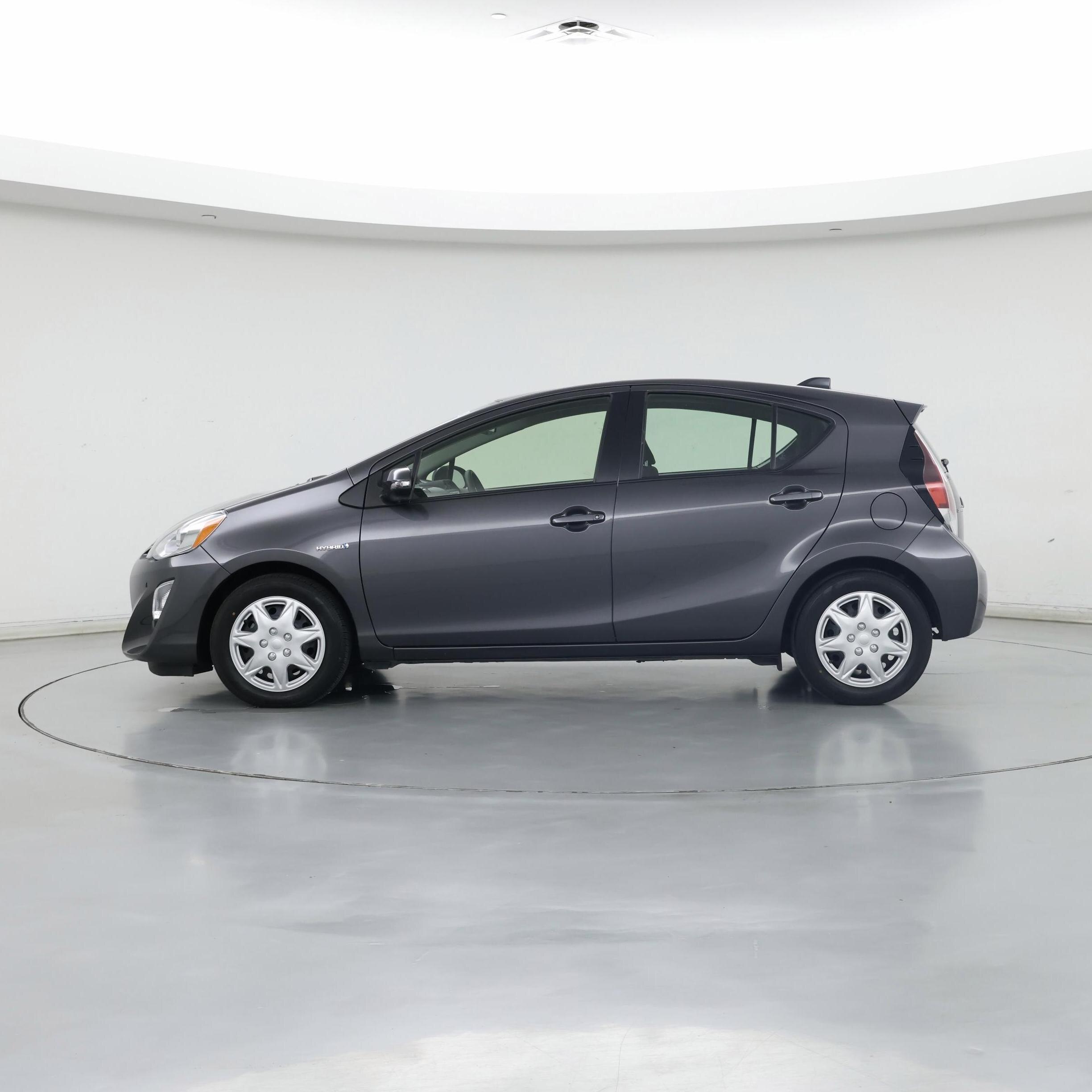 Thumbnail: 2015 Toyota Prius - 3