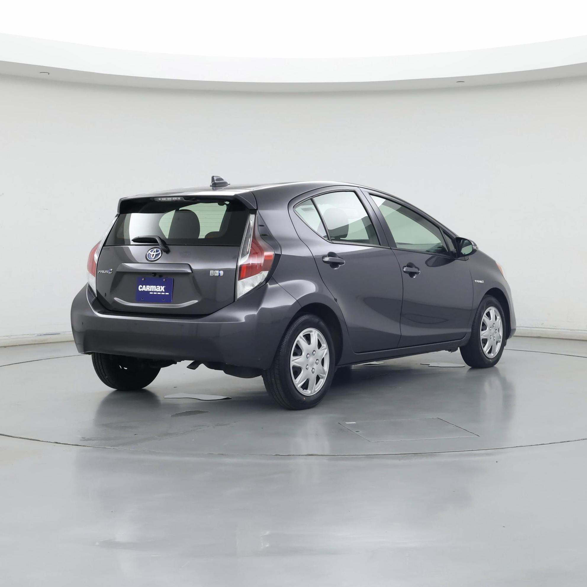 Thumbnail: 2015 Toyota Prius - 8