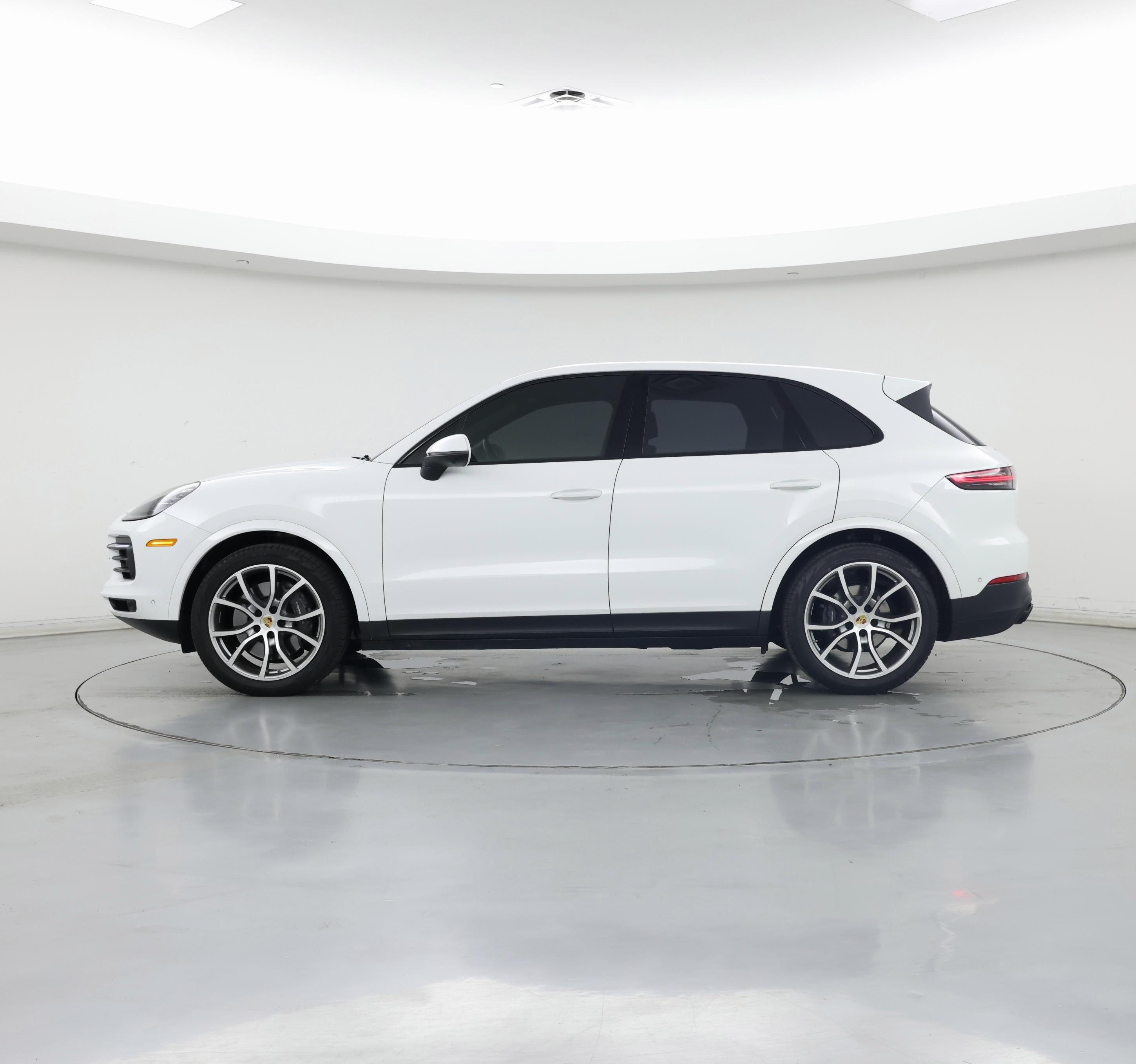 Thumbnail: 2022 Porsche Cayenne - 3