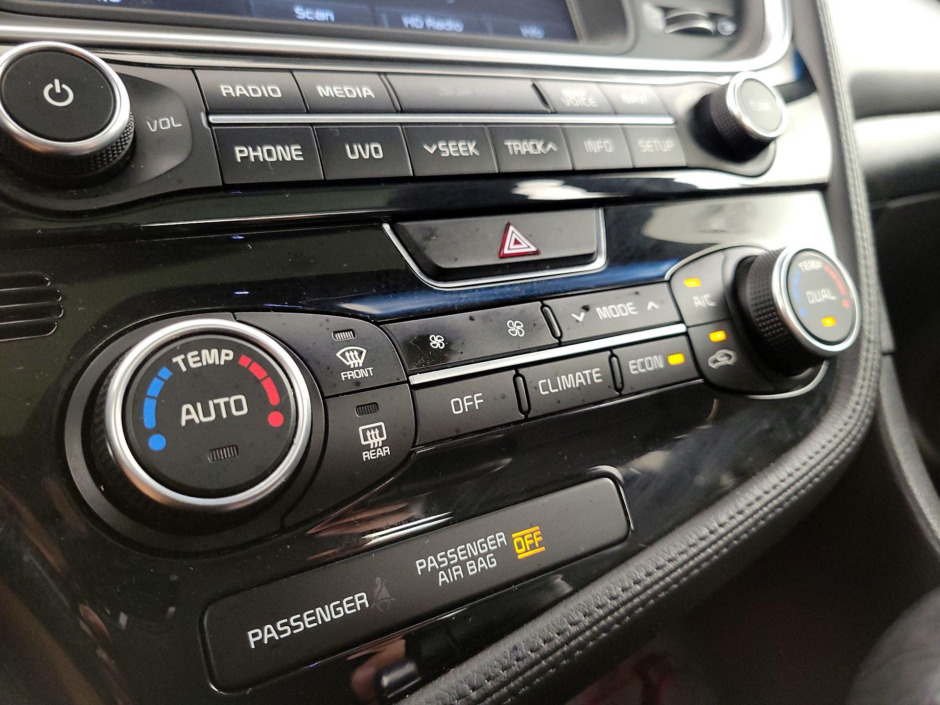 Thumbnail: 2015 Kia Optima - 16