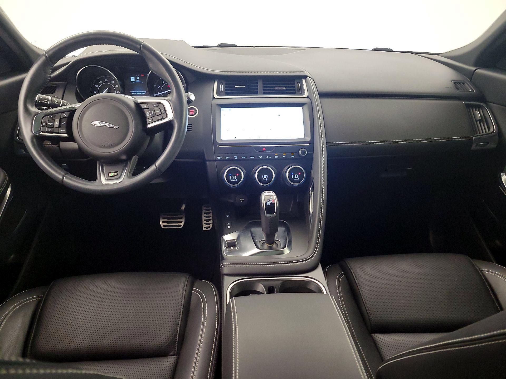 Thumbnail: 2018 Jaguar E-Pace - 9