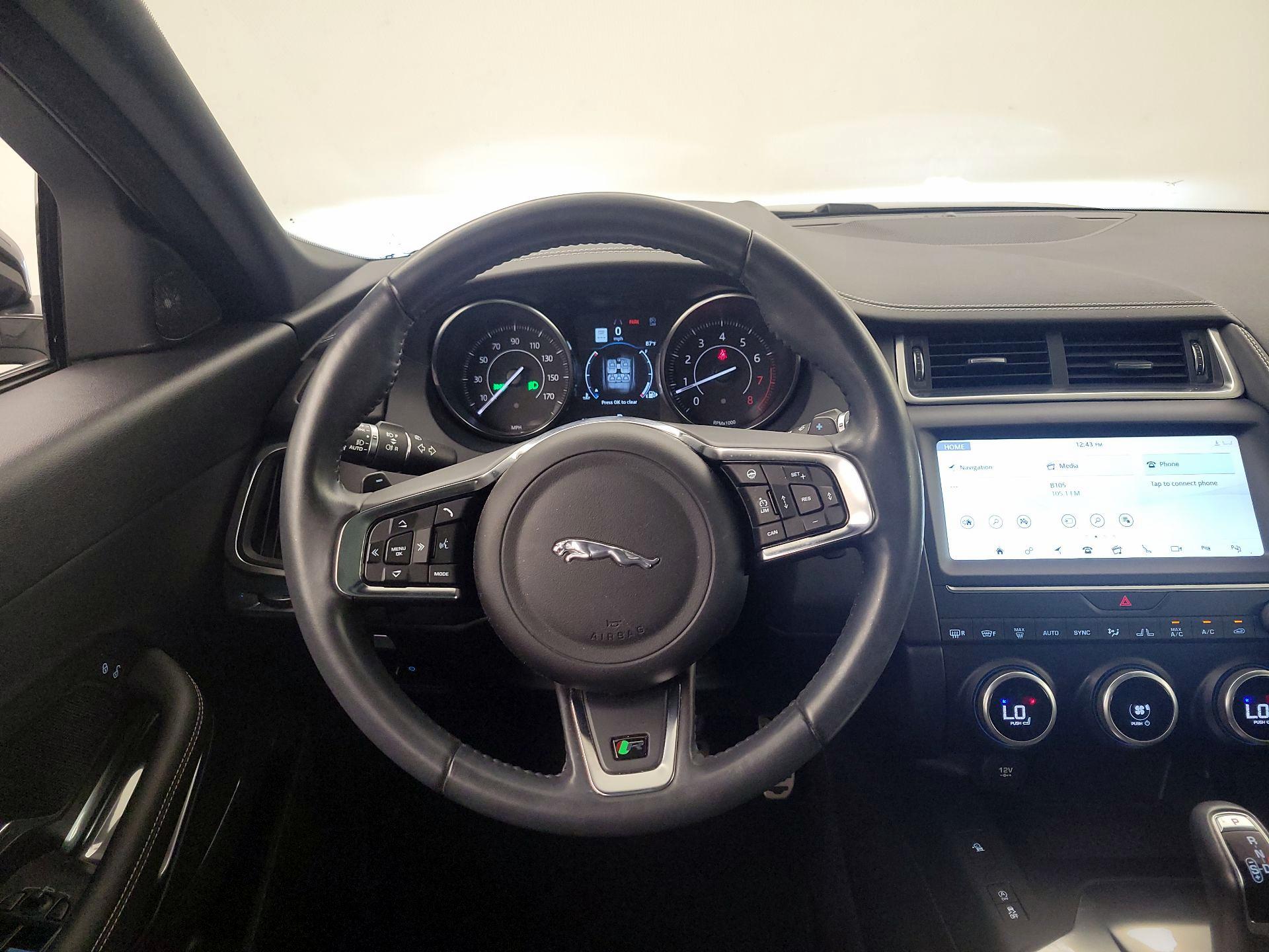 Thumbnail: 2018 Jaguar E-Pace - 10