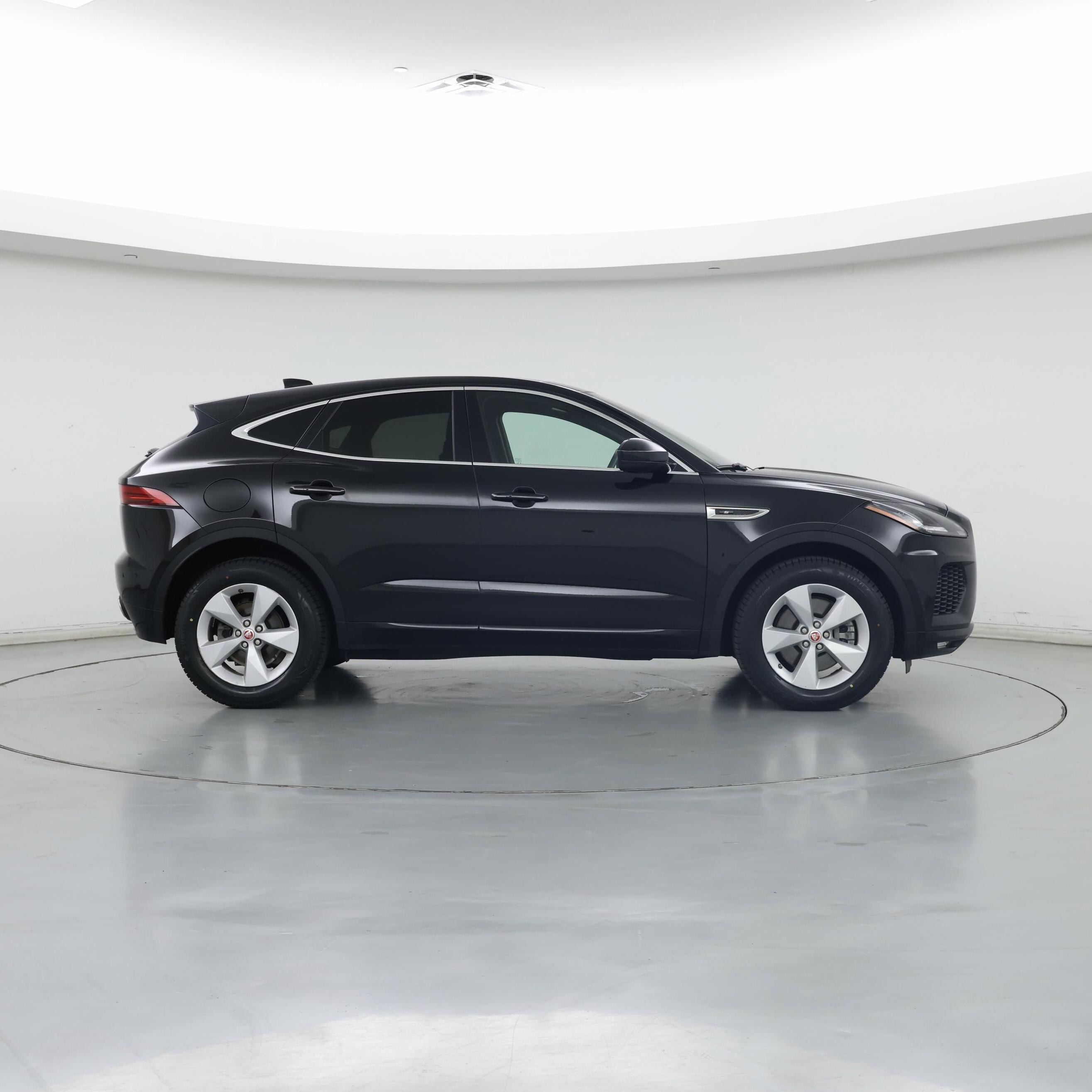 Thumbnail: 2018 Jaguar E-Pace - 7