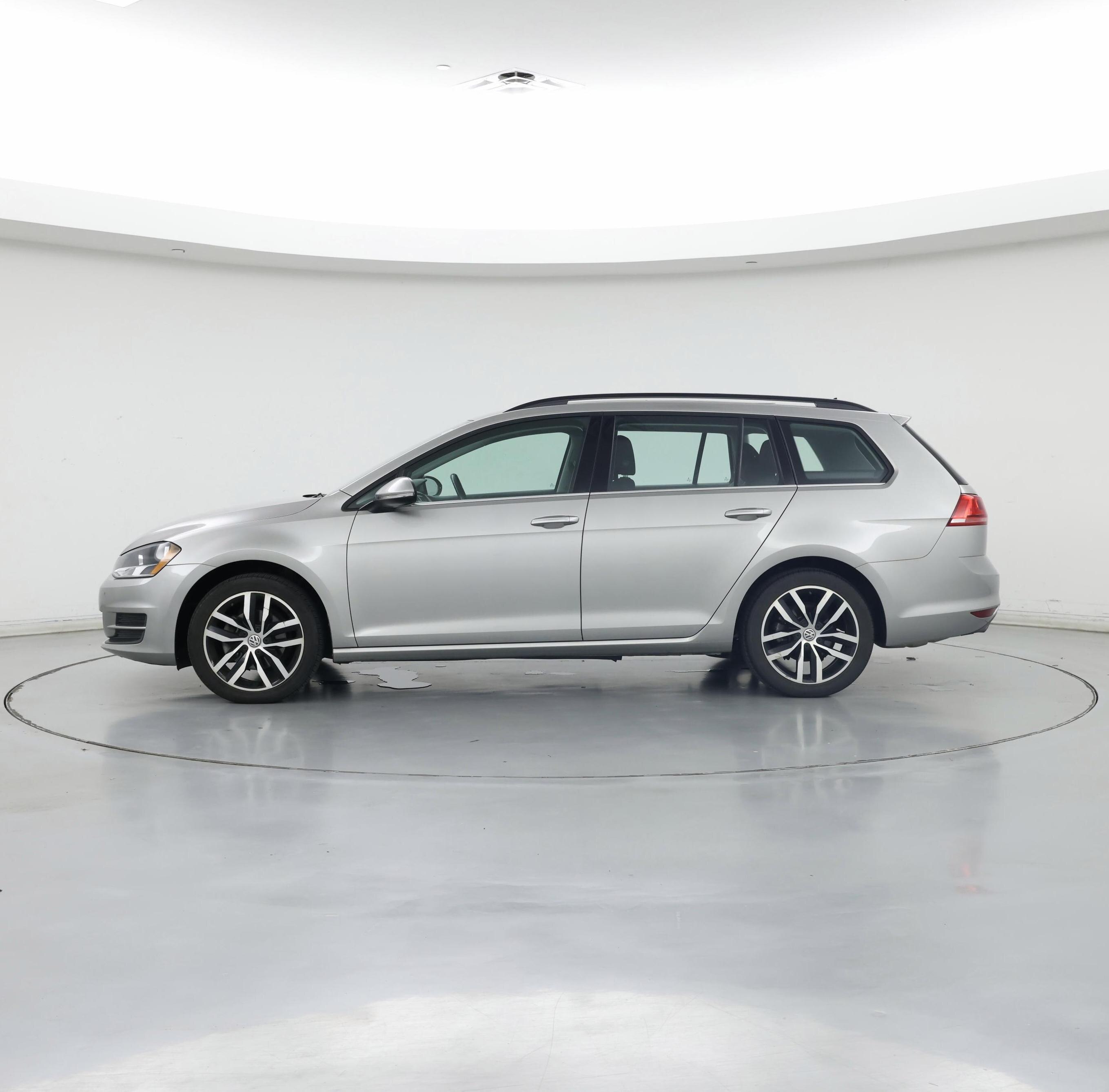 Thumbnail: 2016 Volkswagen Golf - 3