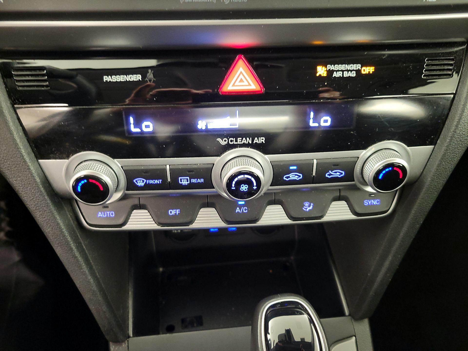 Thumbnail: 2020 Hyundai Elantra - 16