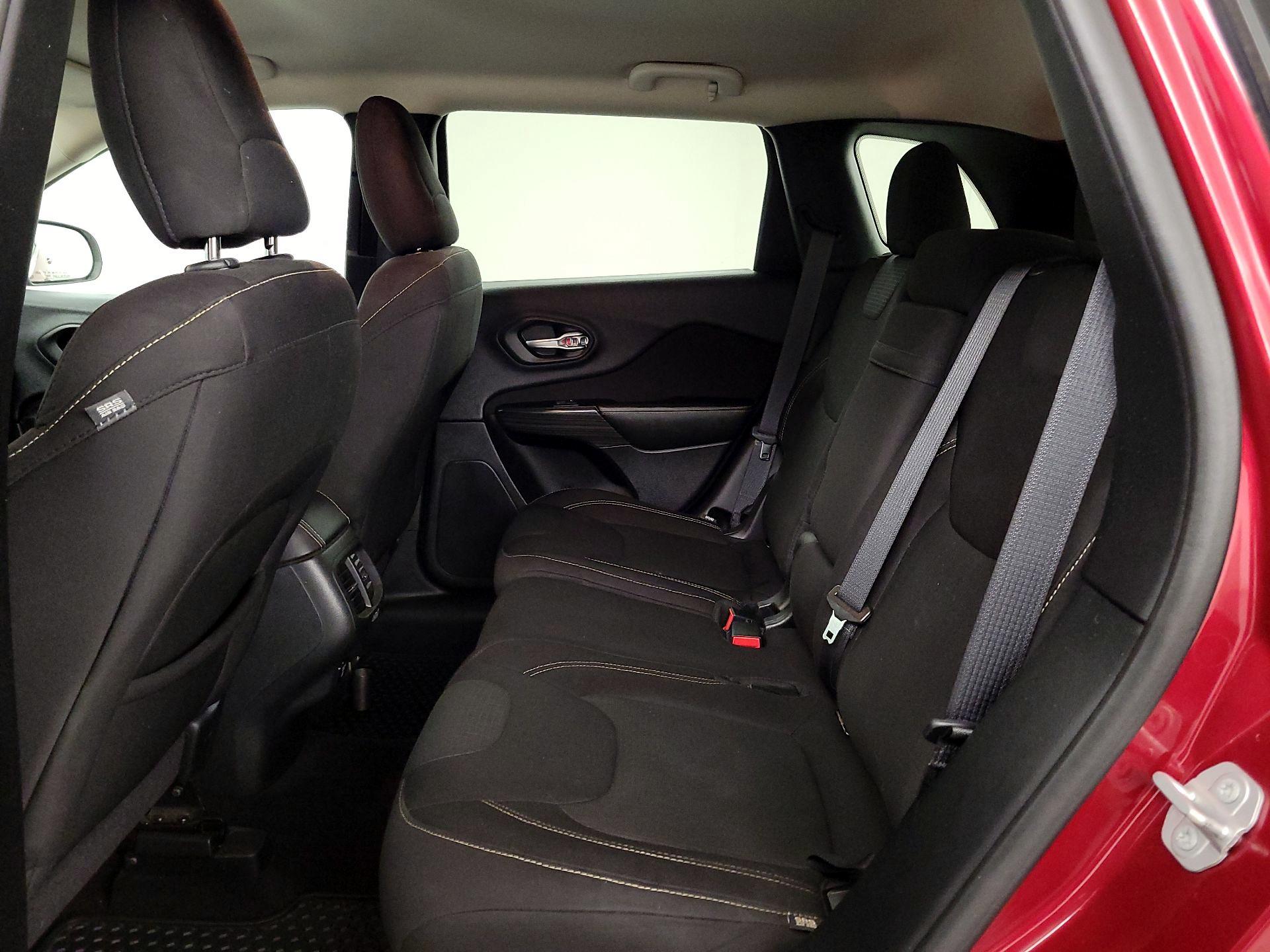 Thumbnail: 2016 Jeep Cherokee - 19