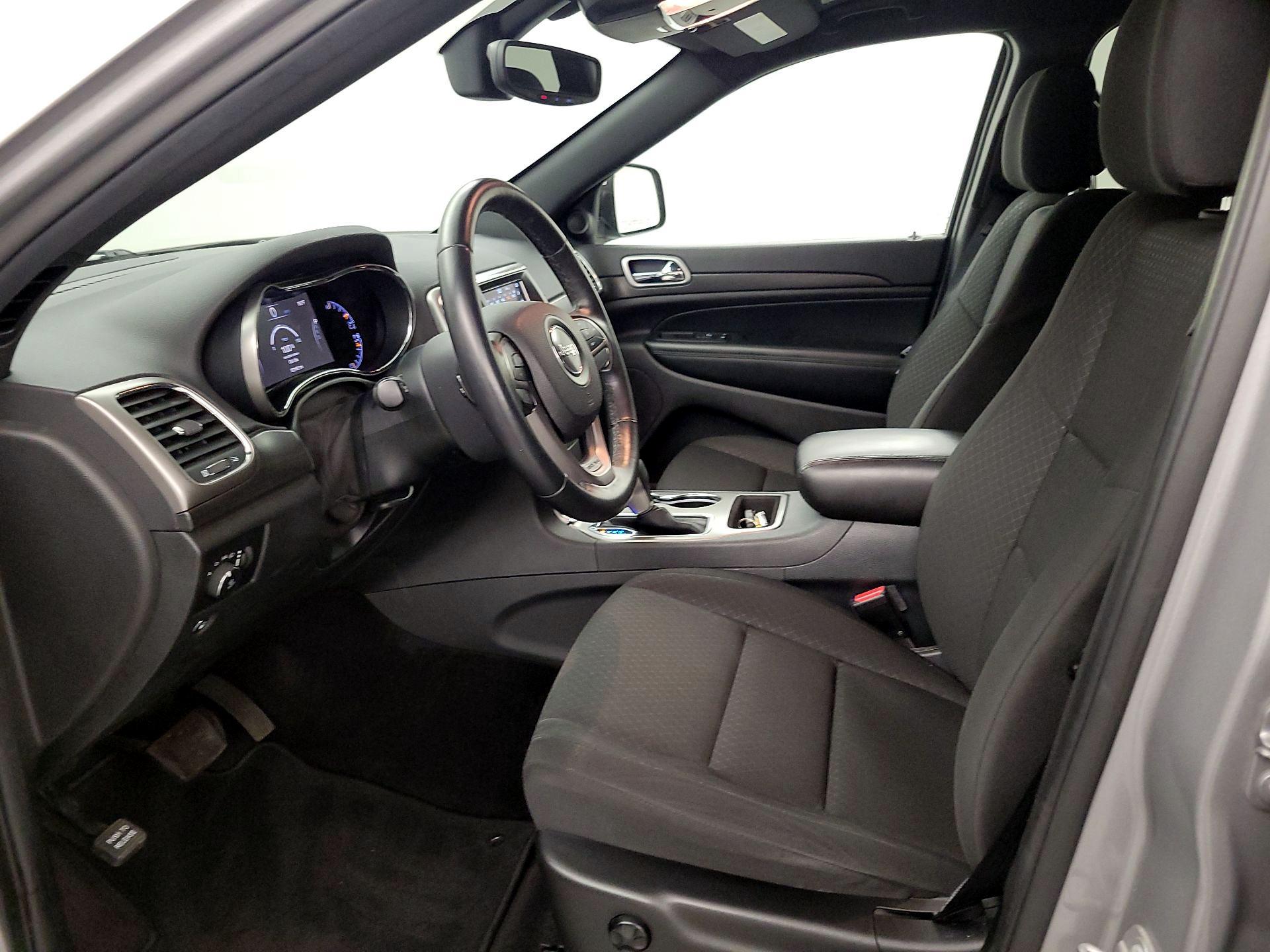 Thumbnail: 2018 Jeep Grand Cherokee - 11