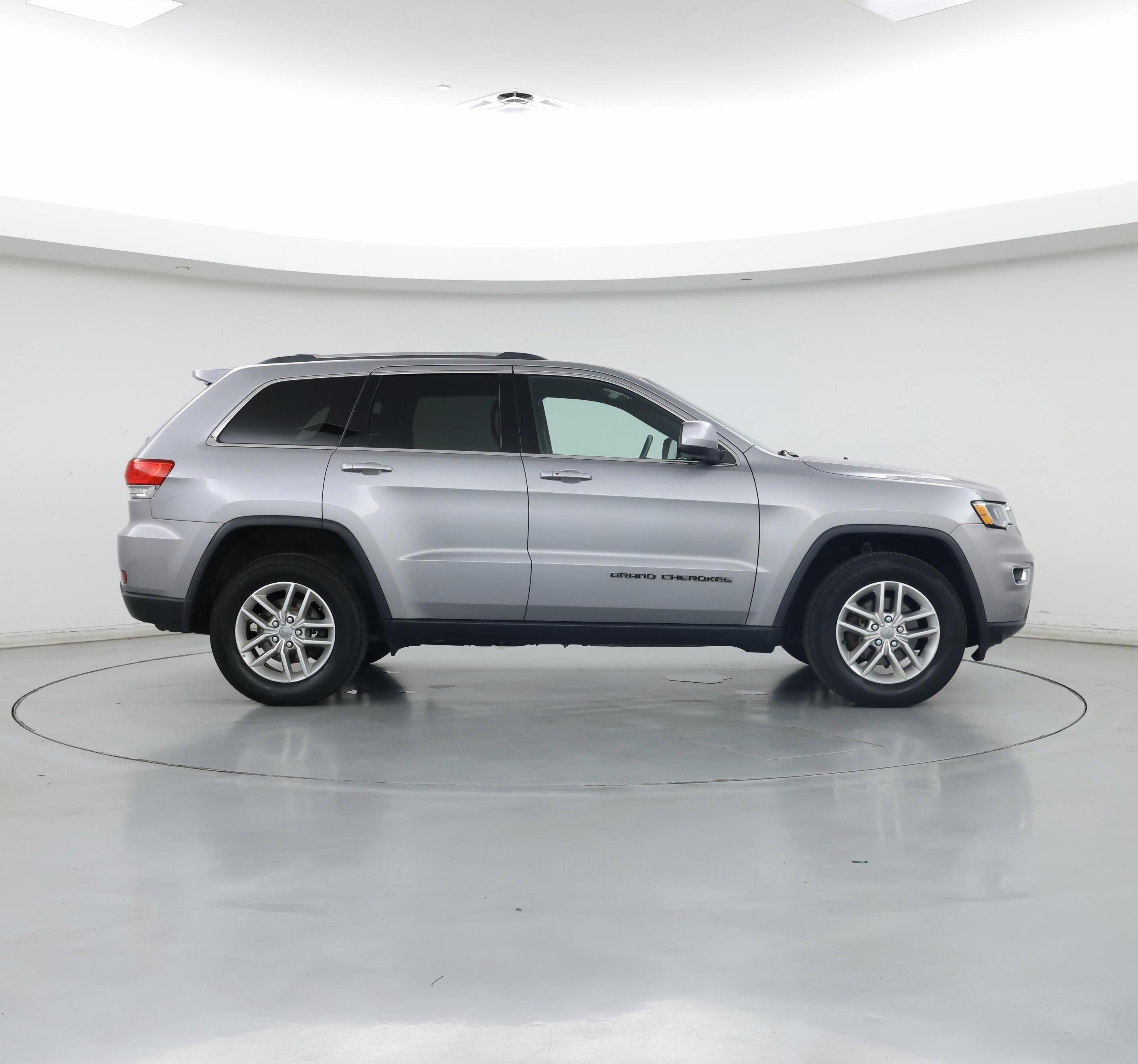 Thumbnail: 2018 Jeep Grand Cherokee - 7