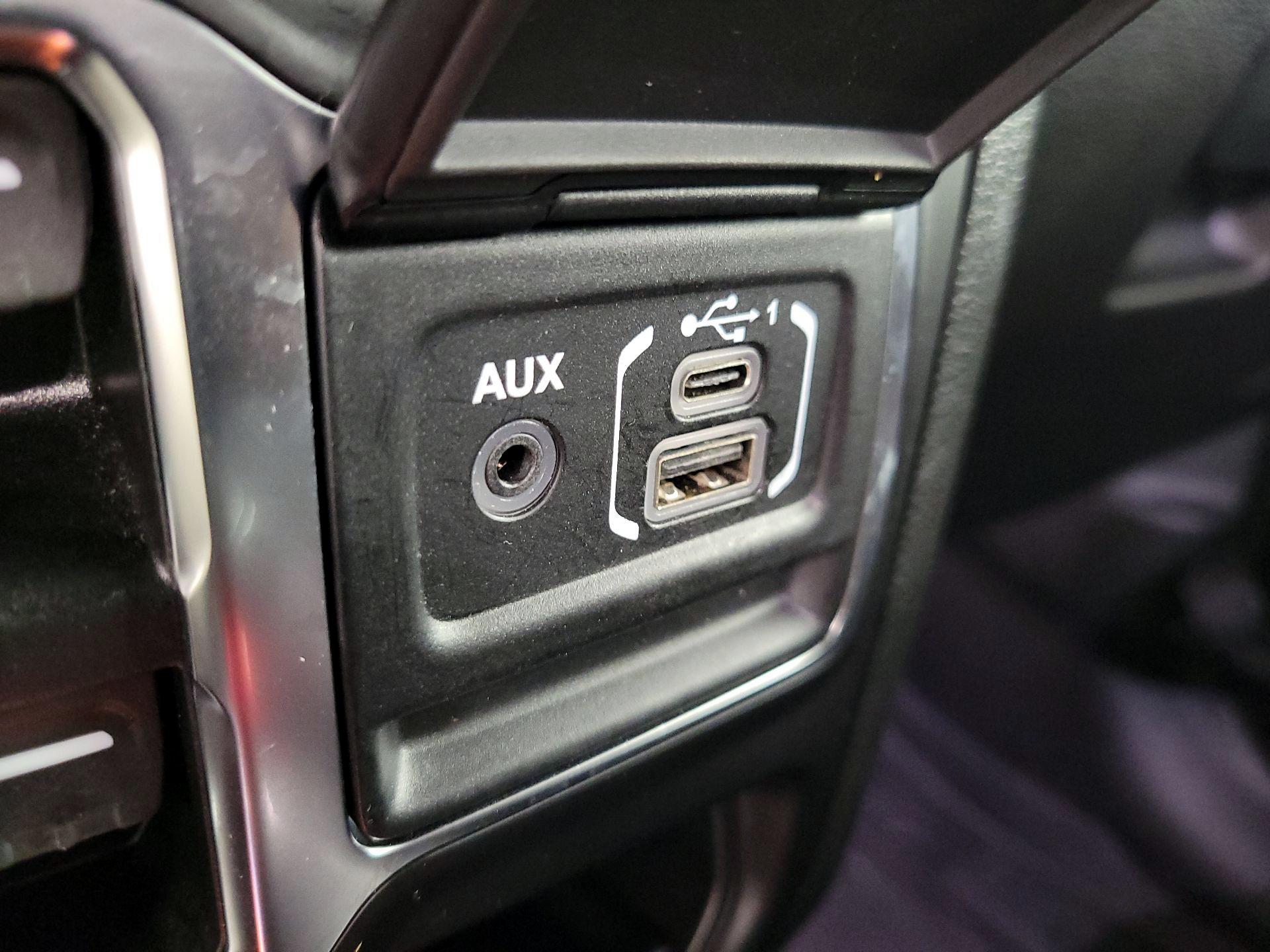 Thumbnail: 2023 Jeep Wrangler - 19